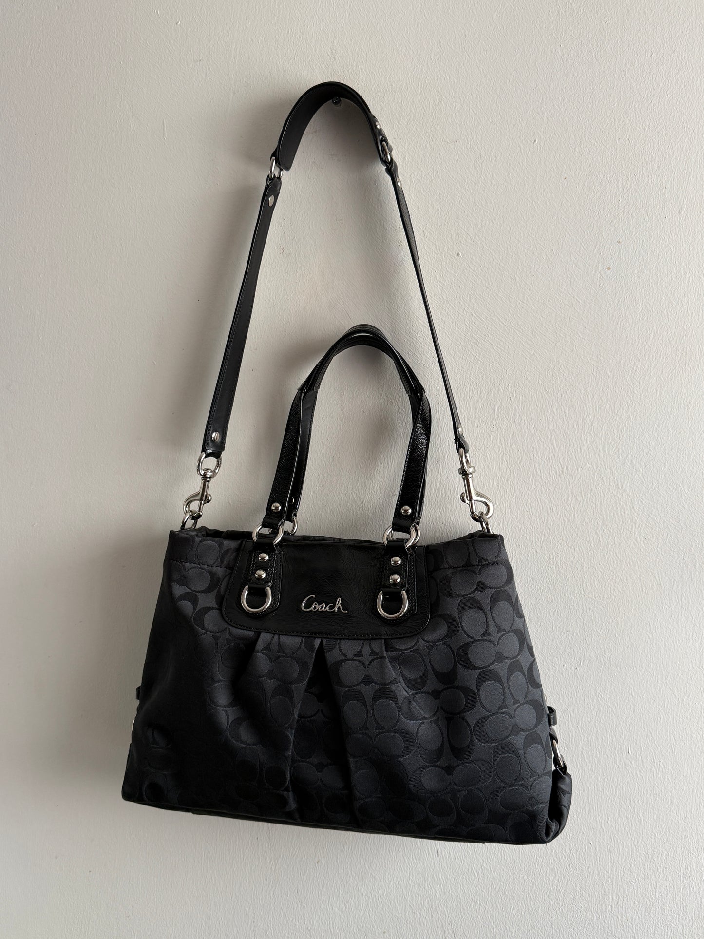 Rare Coach Ashley Signature Shoulder Bag