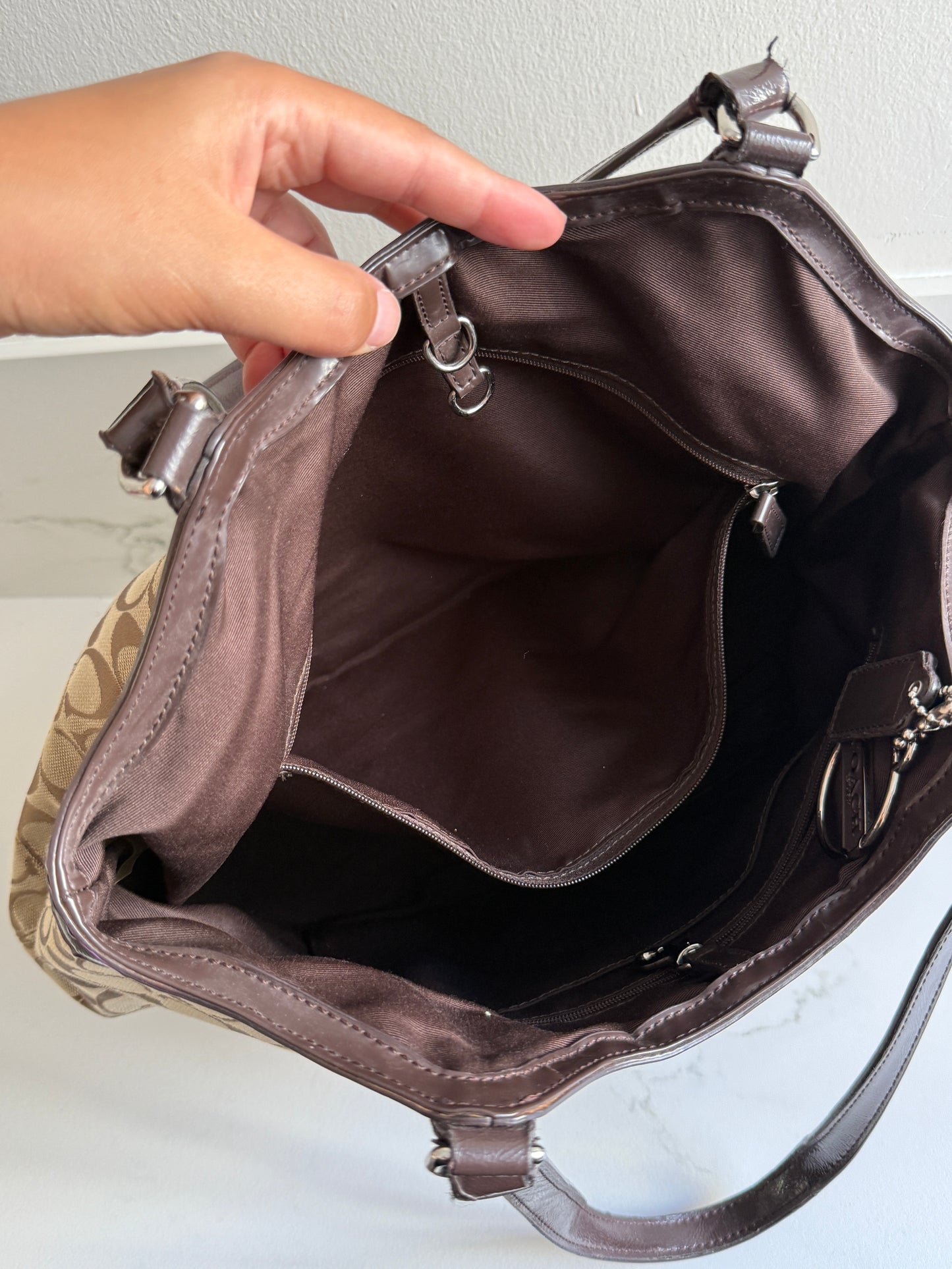 Coach Devin Signature Tote Shoulder Bag
