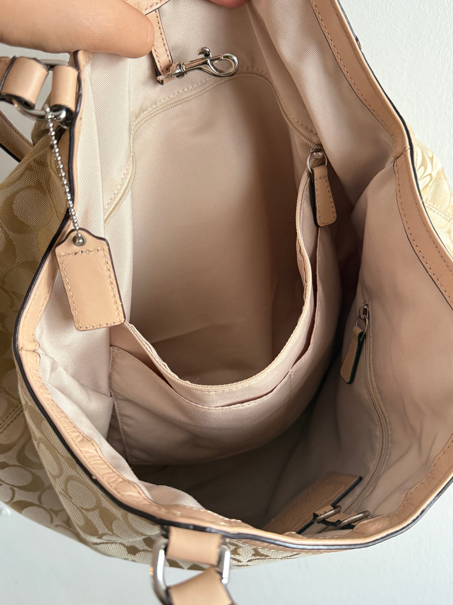 Coach Devin Signature Tote Shoulder Bag