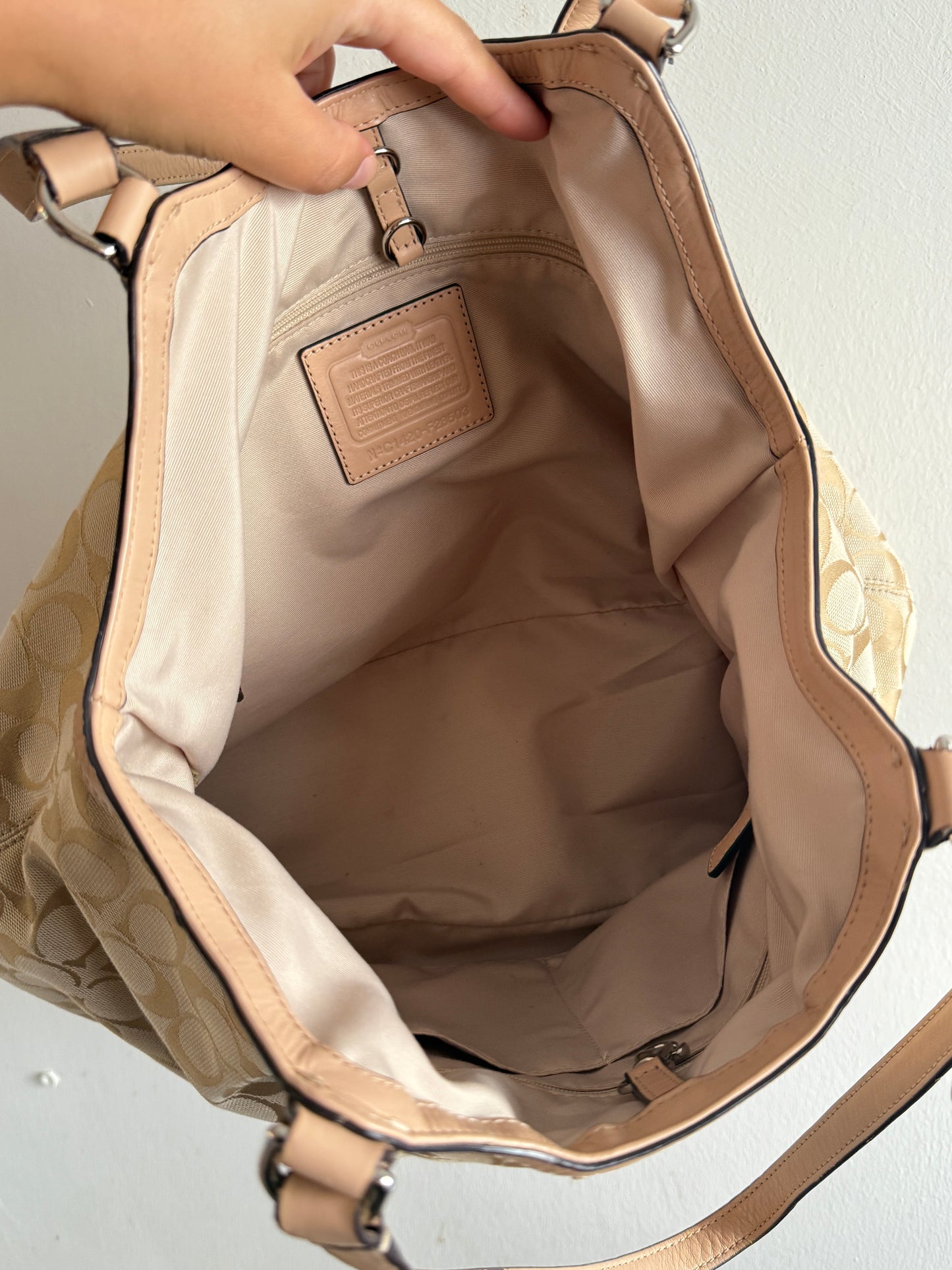 Coach Devin Signature Tote Shoulder Bag