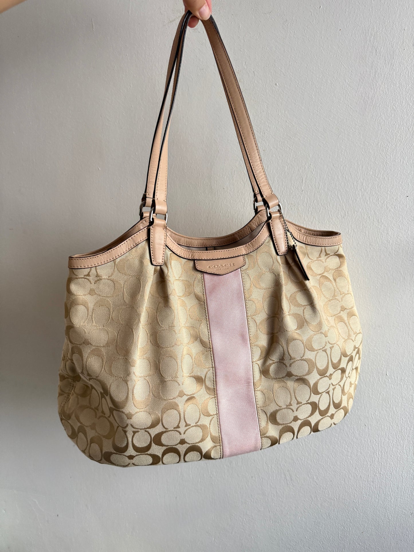 Coach Devin Signature Tote Shoulder Bag