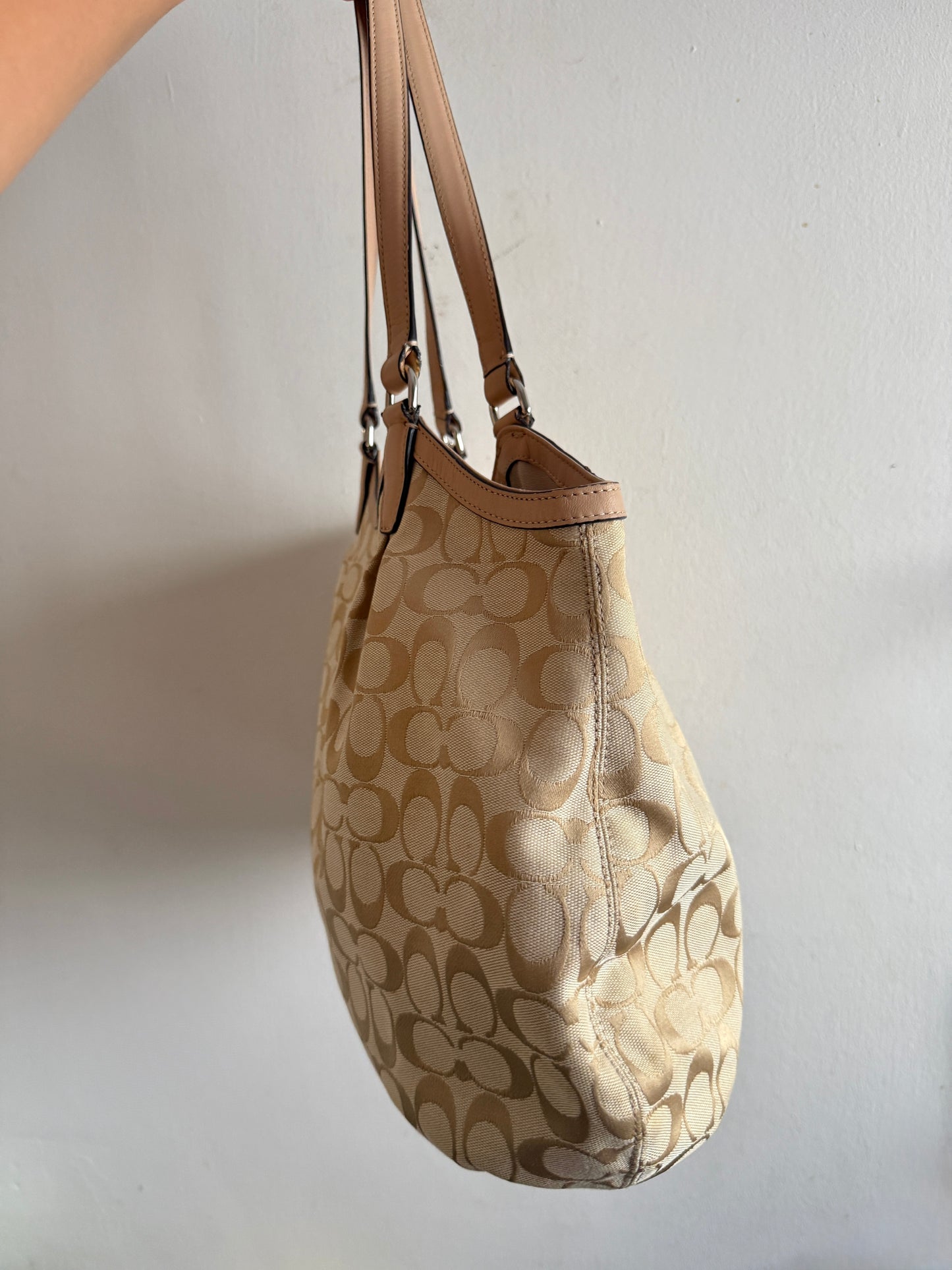 Coach Devin Signature Tote Shoulder Bag
