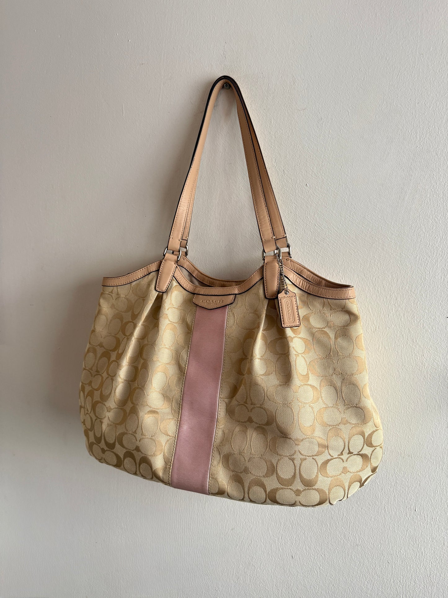 Coach Devin Signature Tote Shoulder Bag