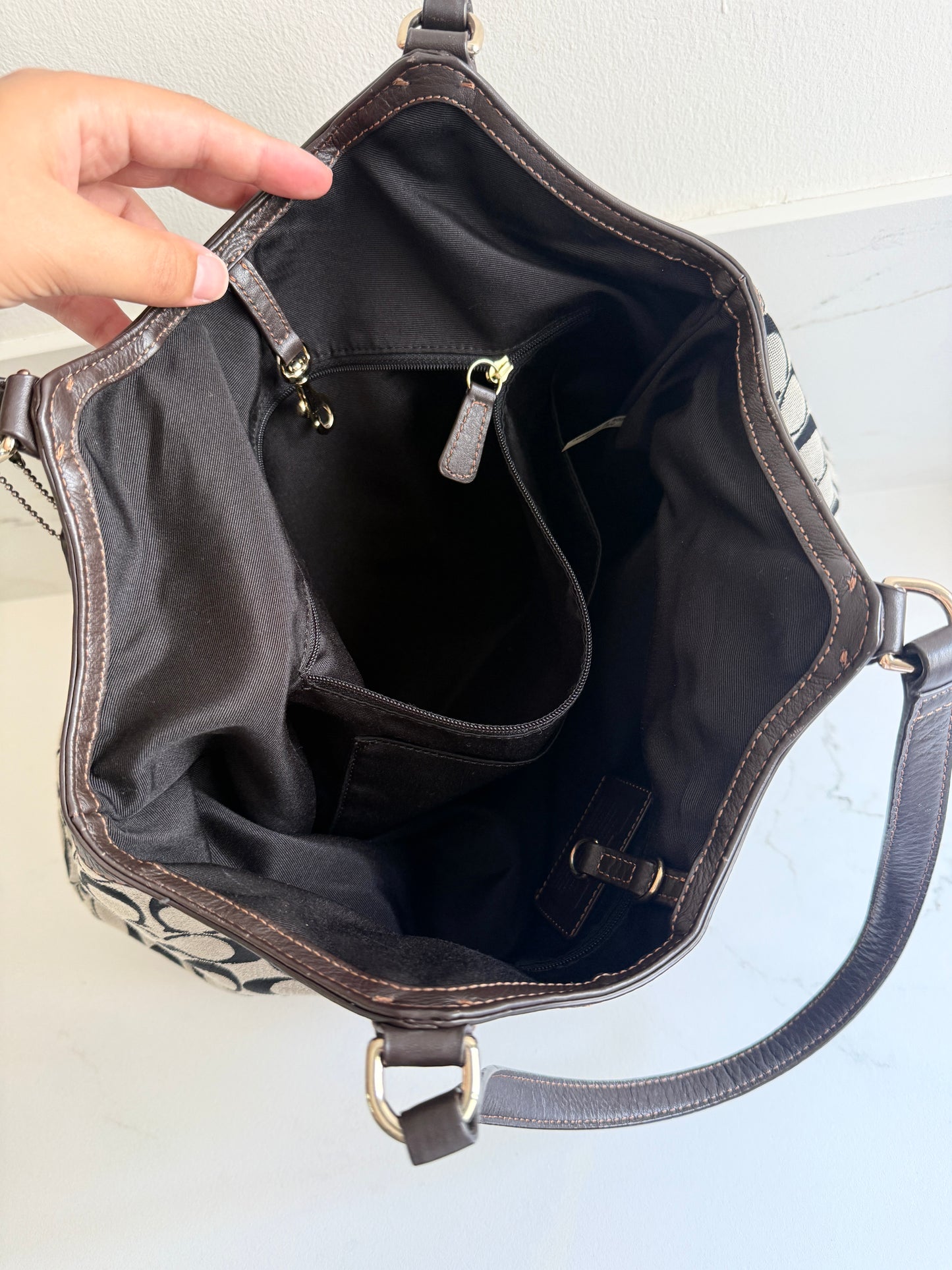 Super Rare Coach Devin Signature Tote Shoulder Bag