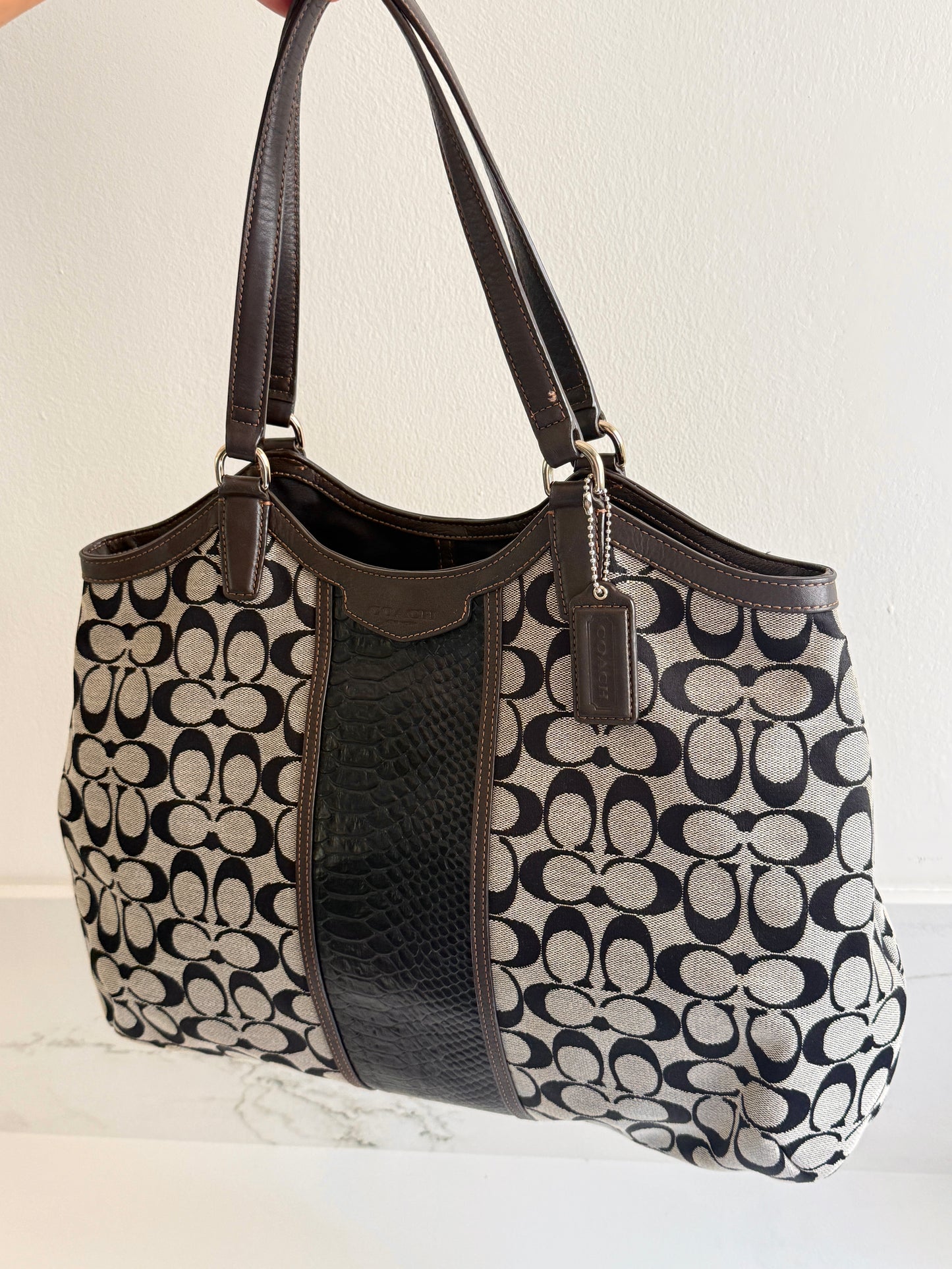 Super Rare Coach Devin Signature Tote Shoulder Bag