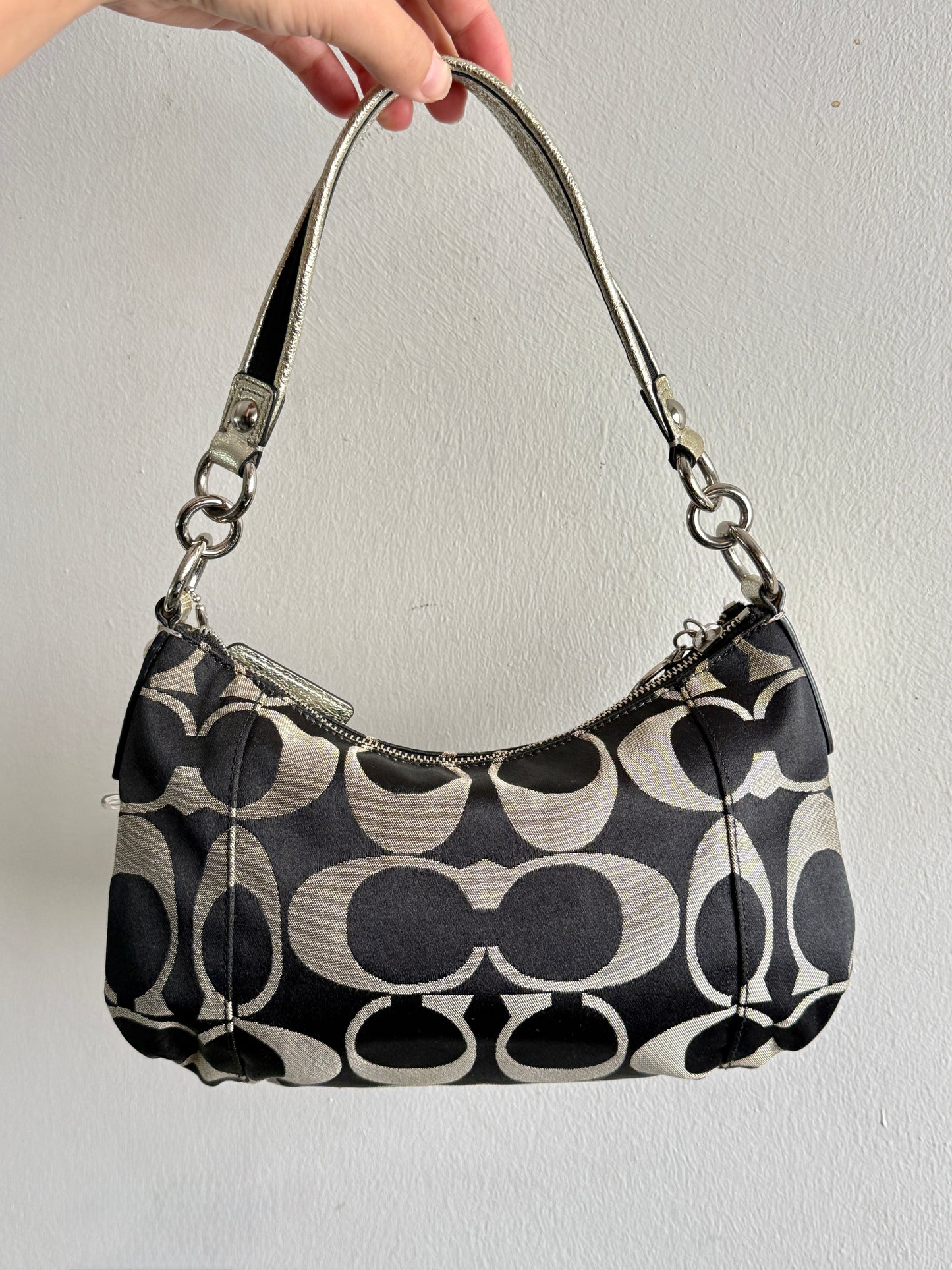 Super Rare Coach Poppy Siganture Shoulder Bag