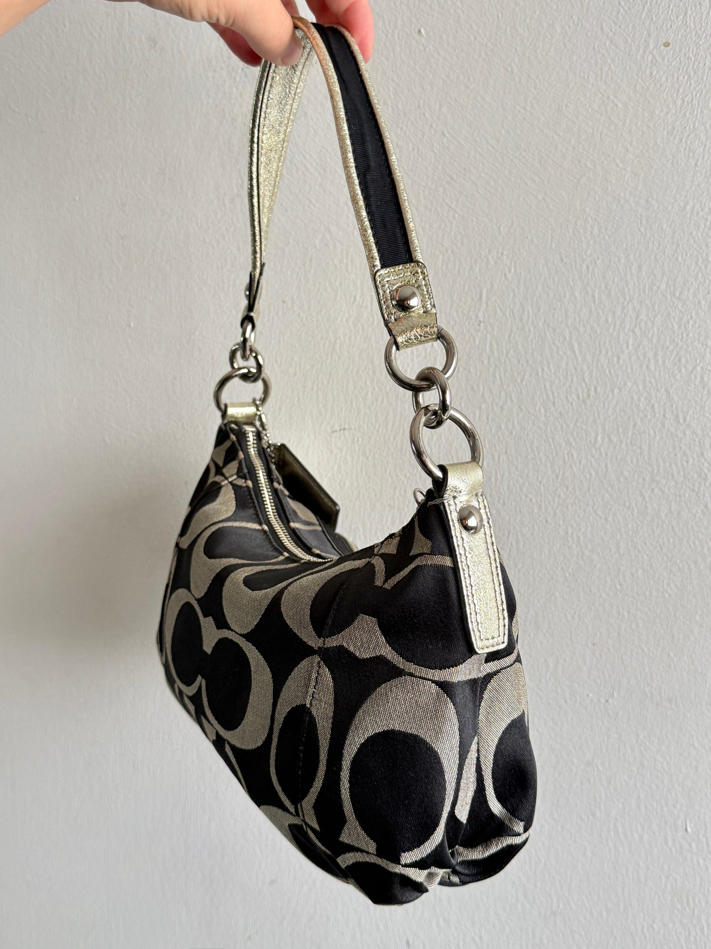 Super Rare Coach Poppy Siganture Shoulder Bag