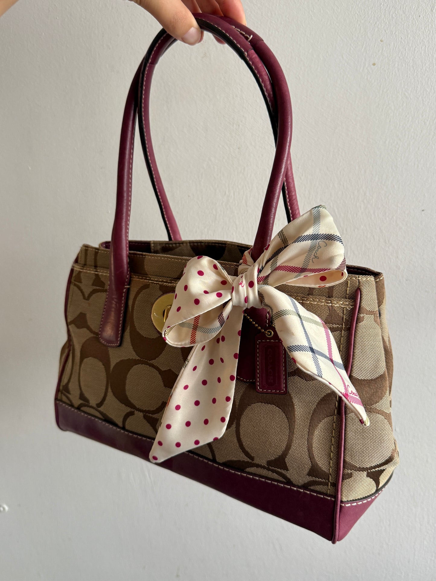 Coach Hampton Madeline Signature Shoulder Bag