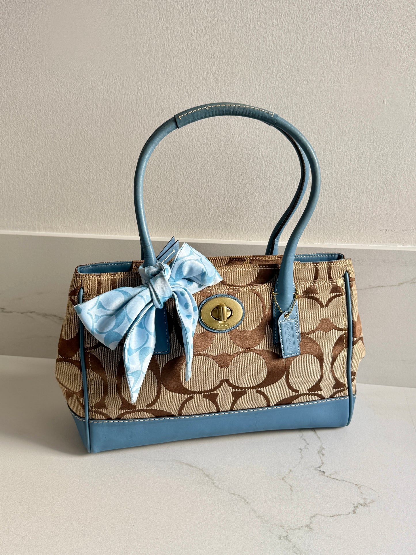 Coach Hampton Madeline Signature Shoulder Bag