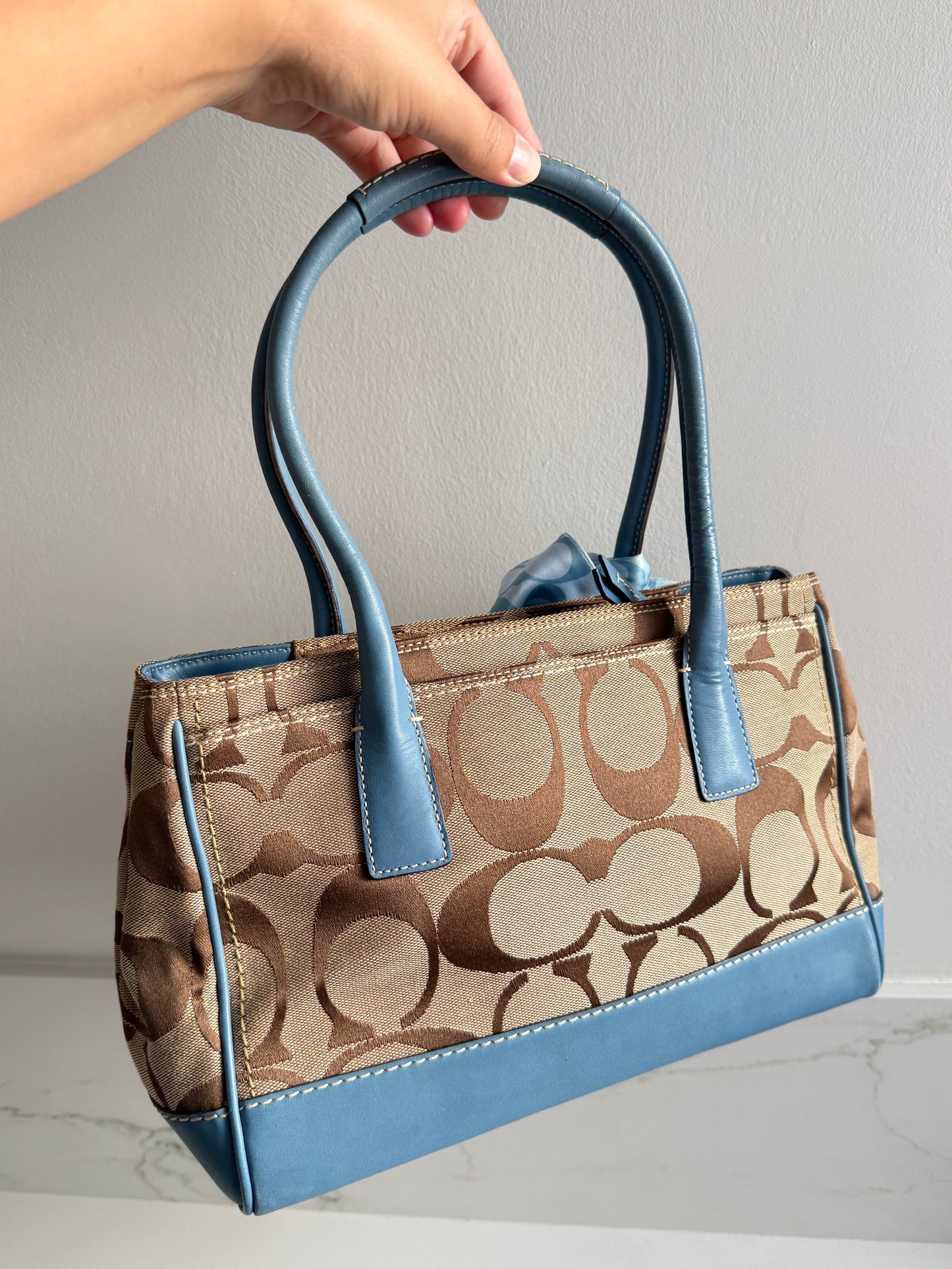 Coach Hampton Madeline Signature Shoulder Bag