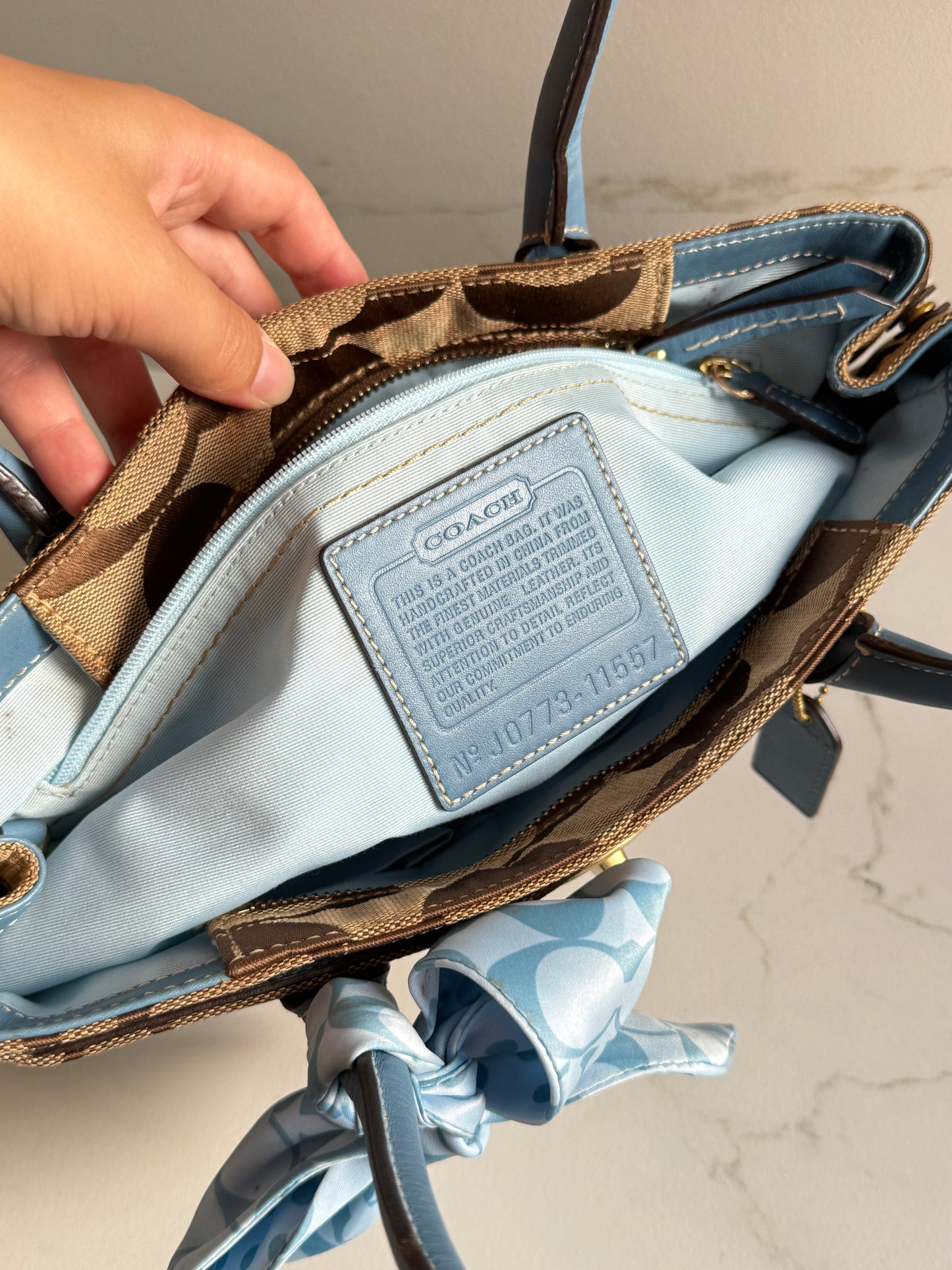 Coach Hampton Madeline Signature Shoulder Bag
