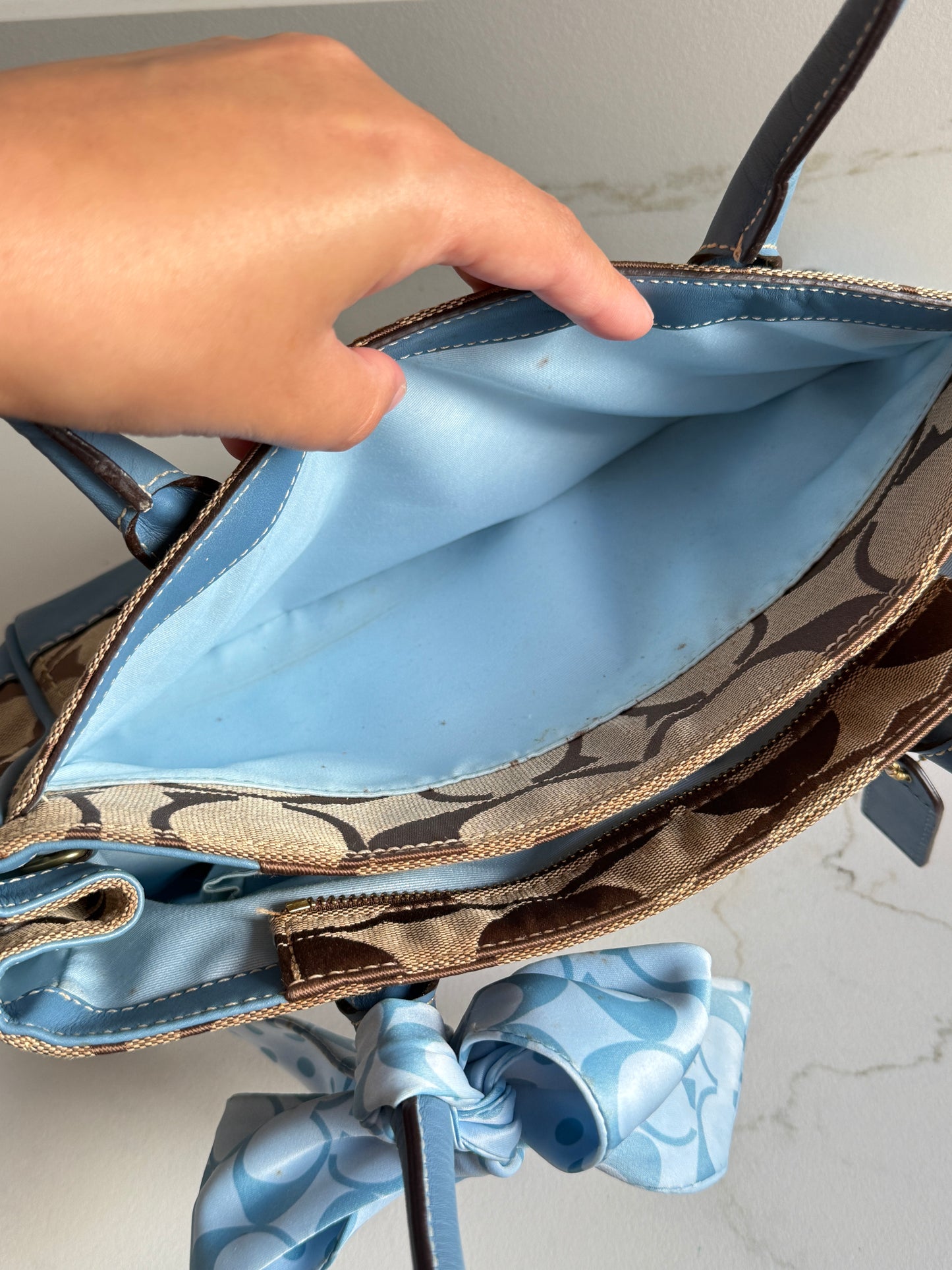 Coach Hampton Madeline Signature Shoulder Bag
