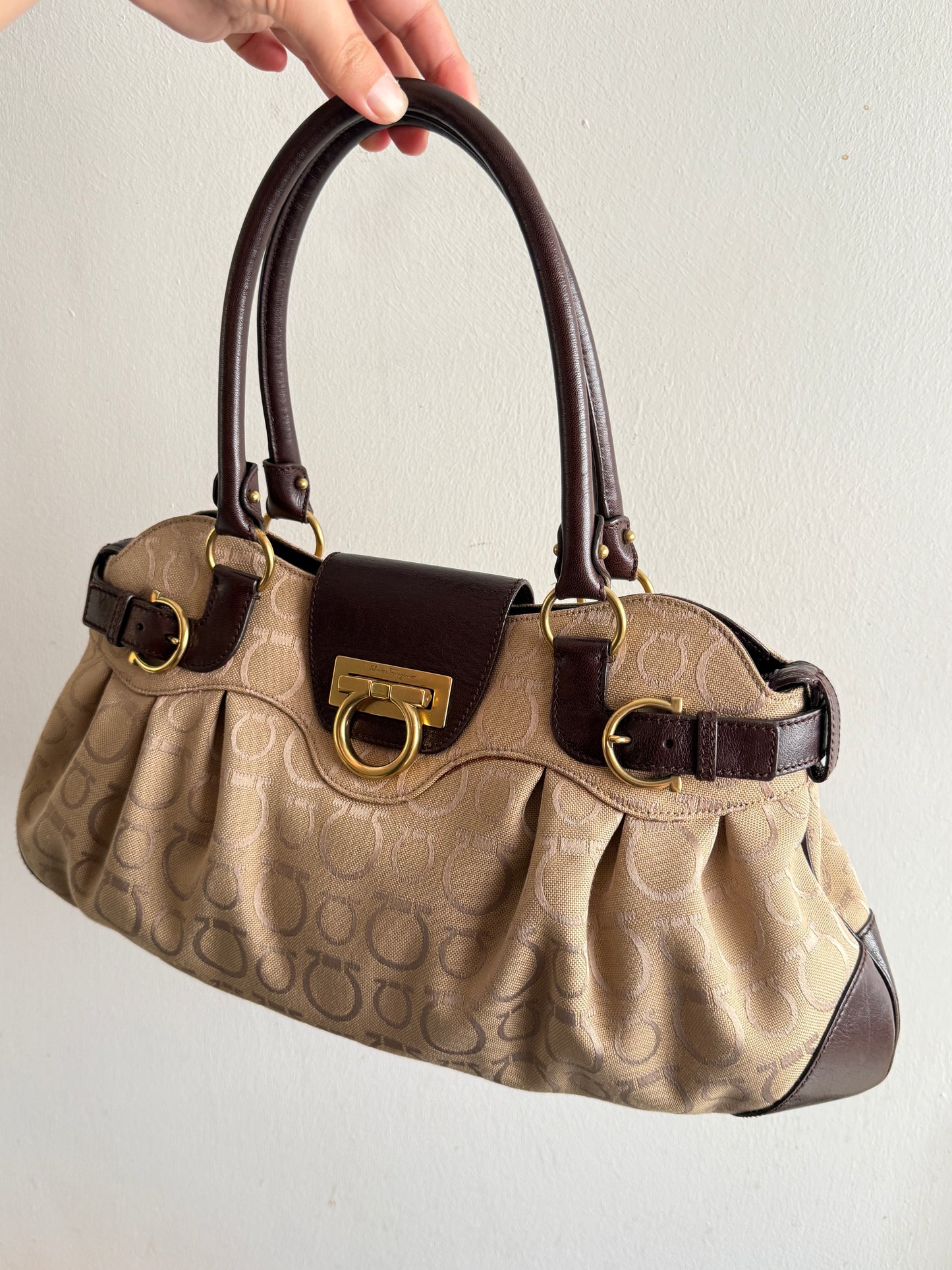 Super Rare Salvatore Ferragamo Gancini Marisa Shoulder Bag