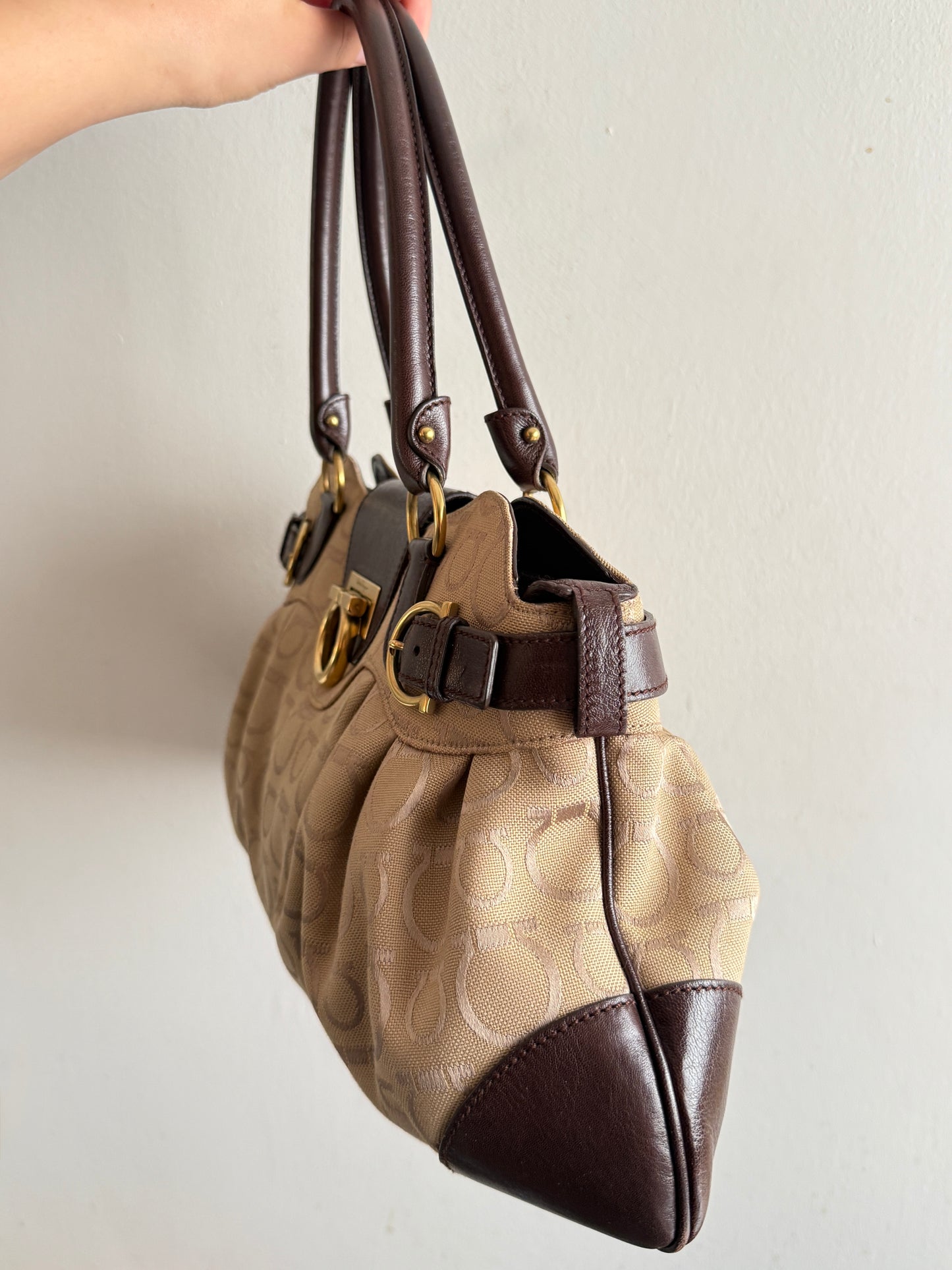 Super Rare Salvatore Ferragamo Gancini Marisa Shoulder Bag