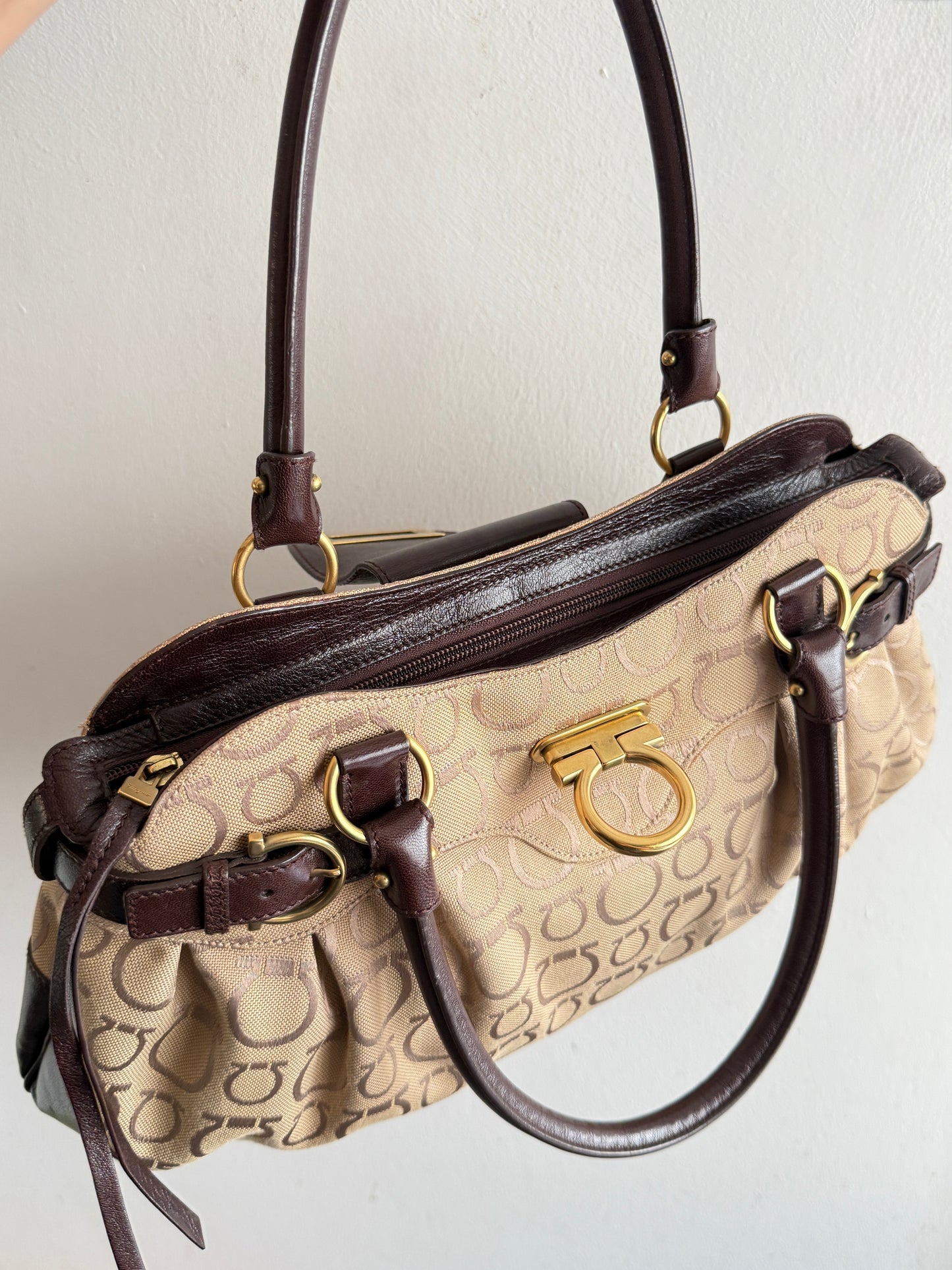 Super Rare Salvatore Ferragamo Gancini Marisa Shoulder Bag