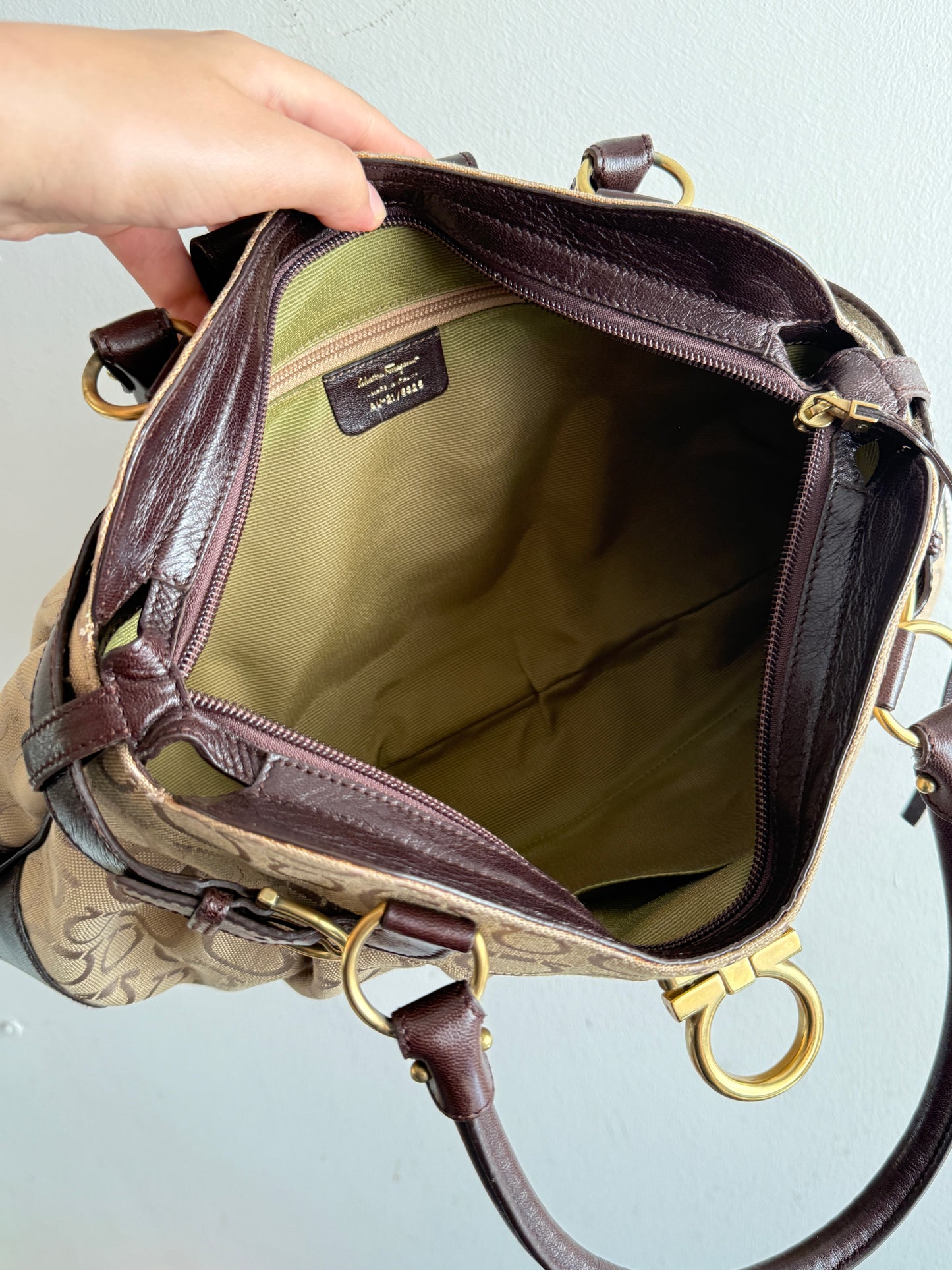 Super Rare Salvatore Ferragamo Gancini Marisa Shoulder Bag