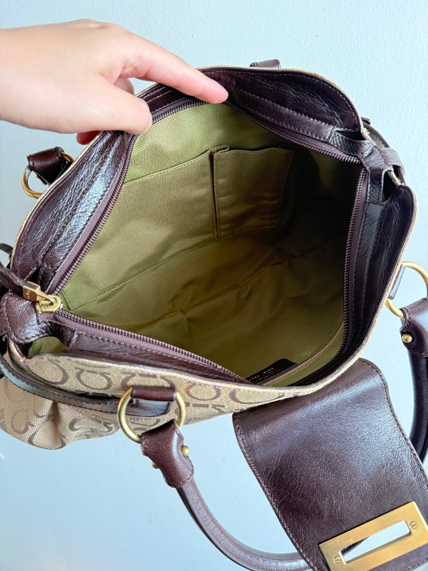 Super Rare Salvatore Ferragamo Gancini Marisa Shoulder Bag