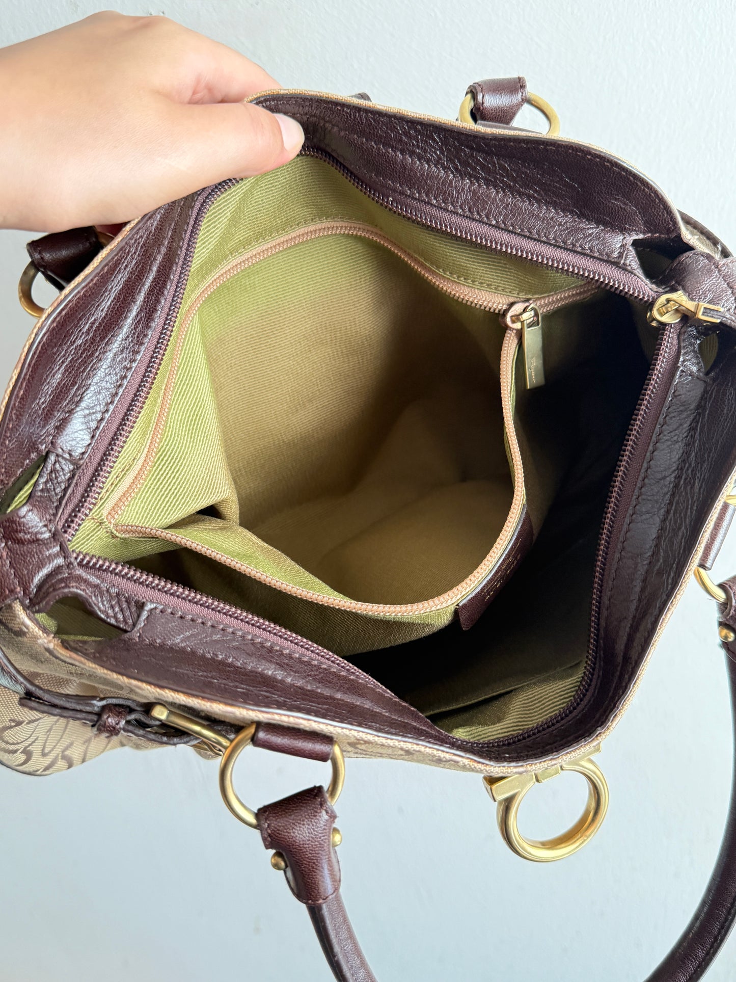 Super Rare Salvatore Ferragamo Gancini Marisa Shoulder Bag