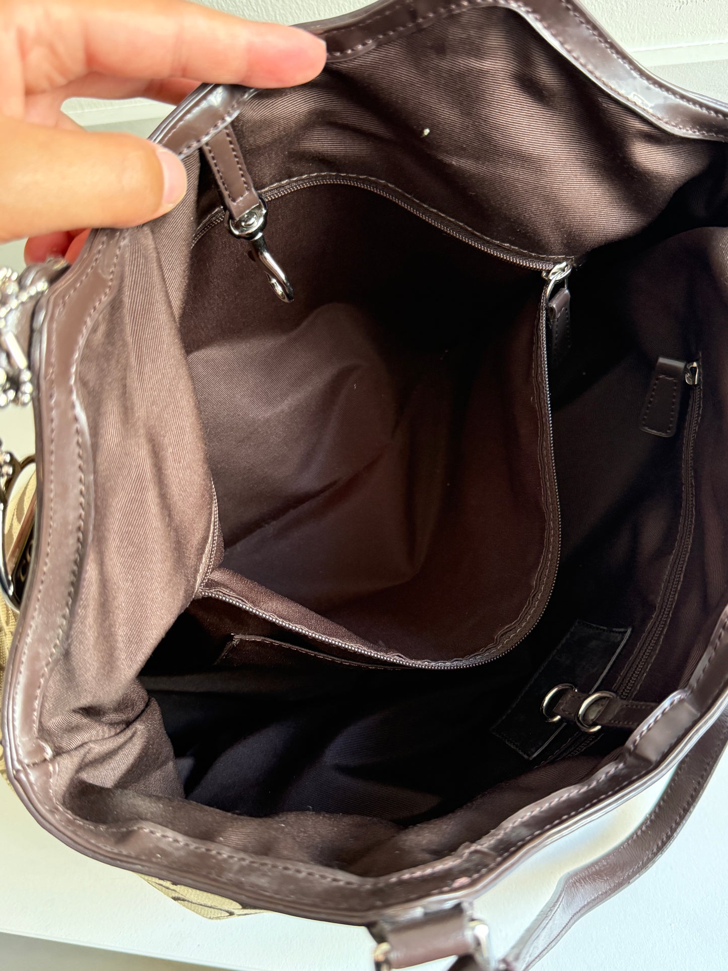 Coach Devin Signature Tote Shoulder Bag