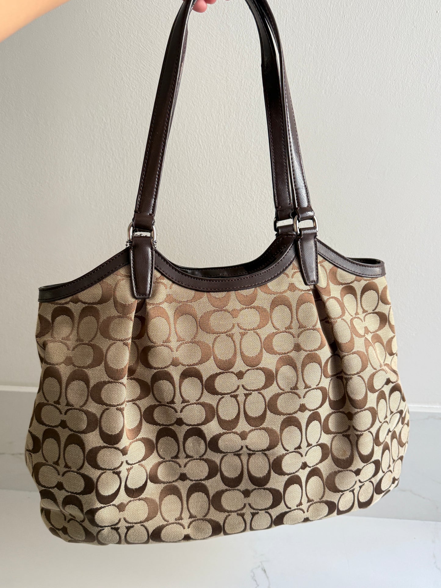 Coach Devin Signature Tote Shoulder Bag