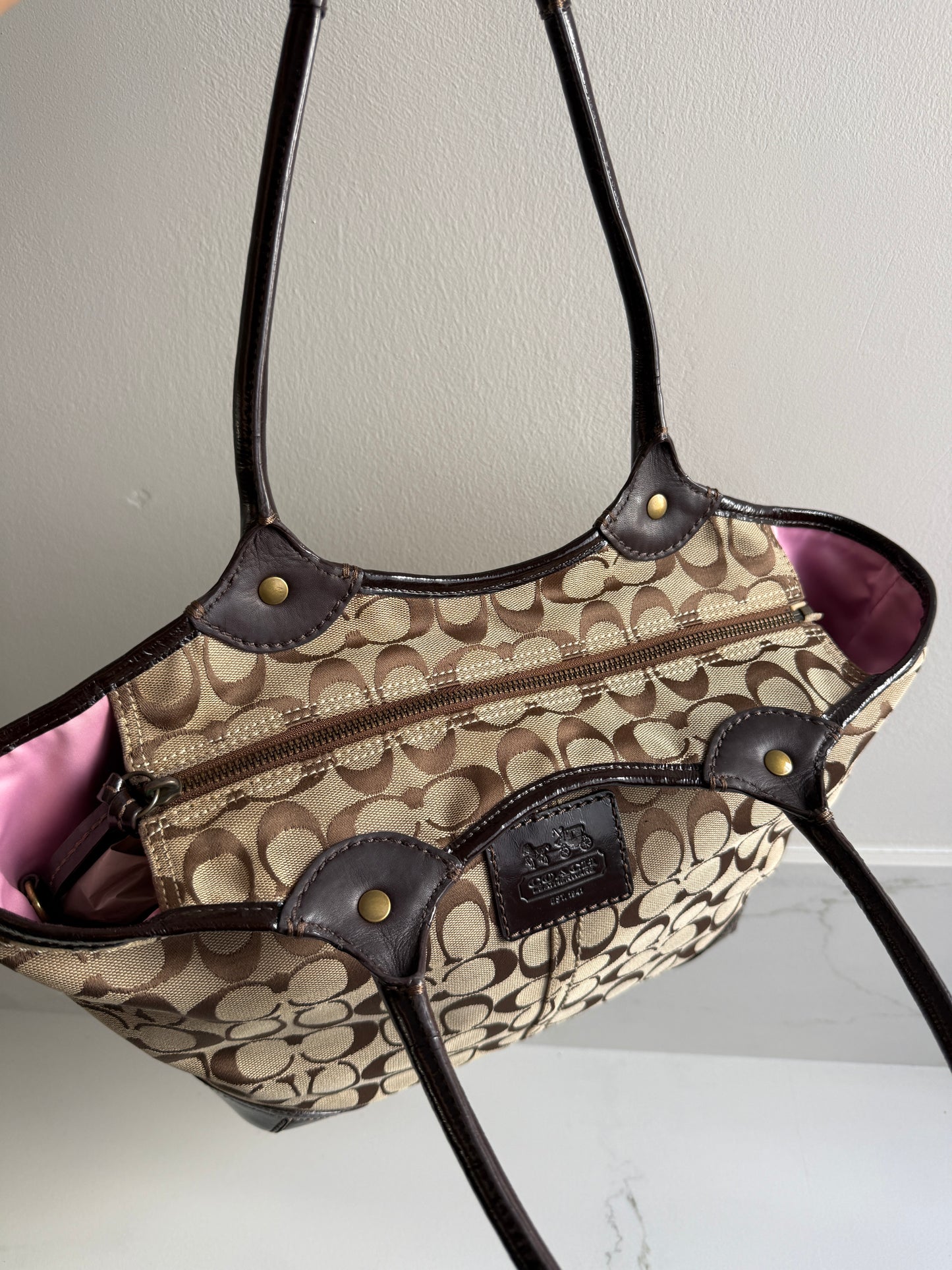 Super Rare Coach Signature Tote Shoulder Bag