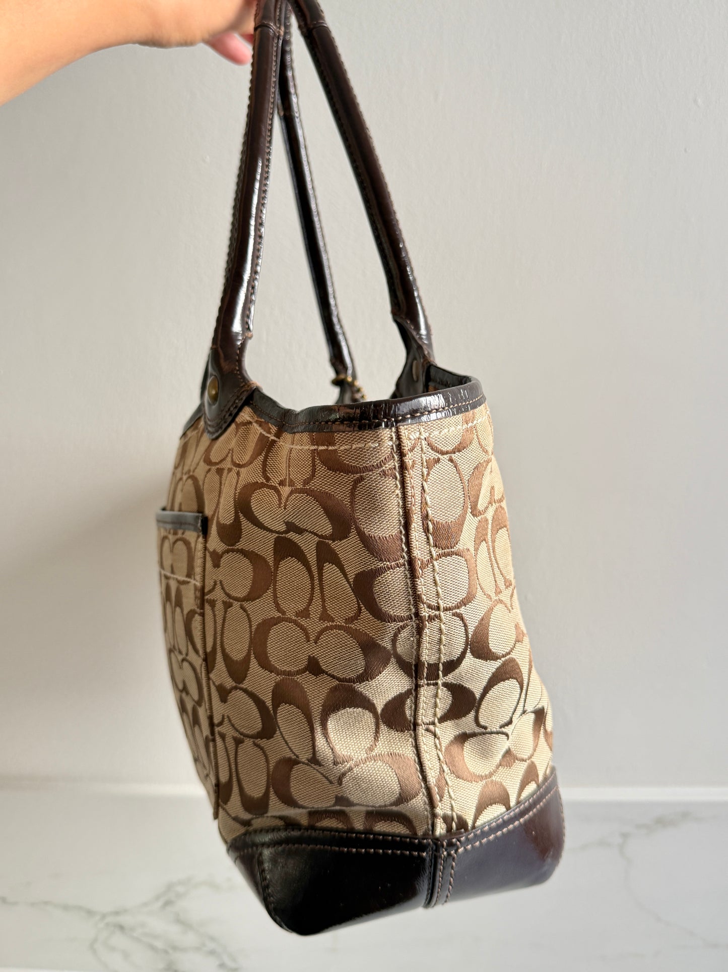 Super Rare Coach Signature Tote Shoulder Bag