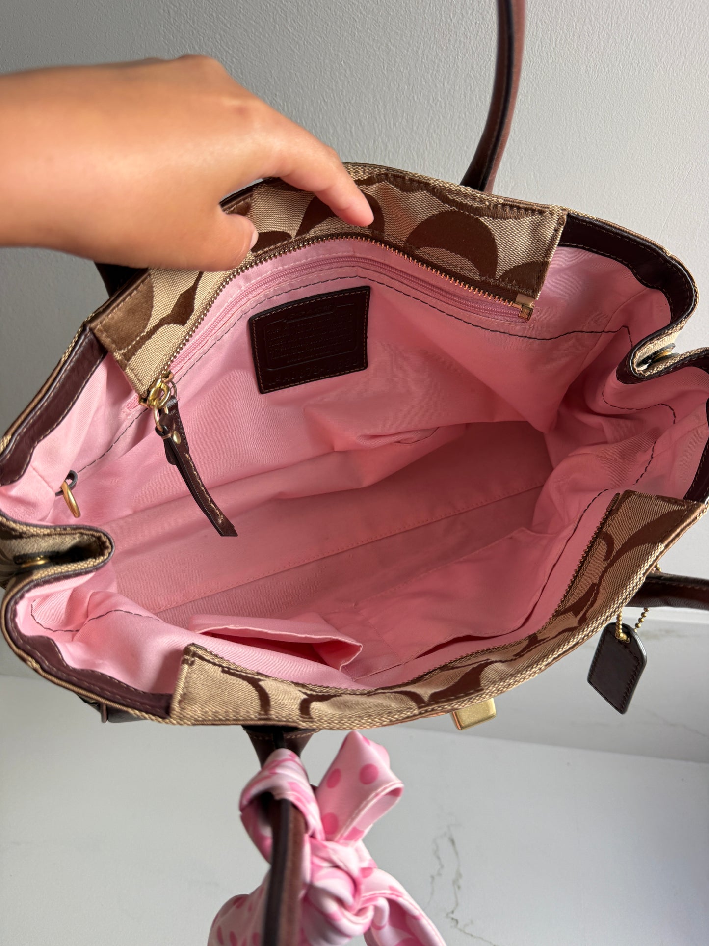 Coach Hampton Madeline Signature Shoulder Bag
