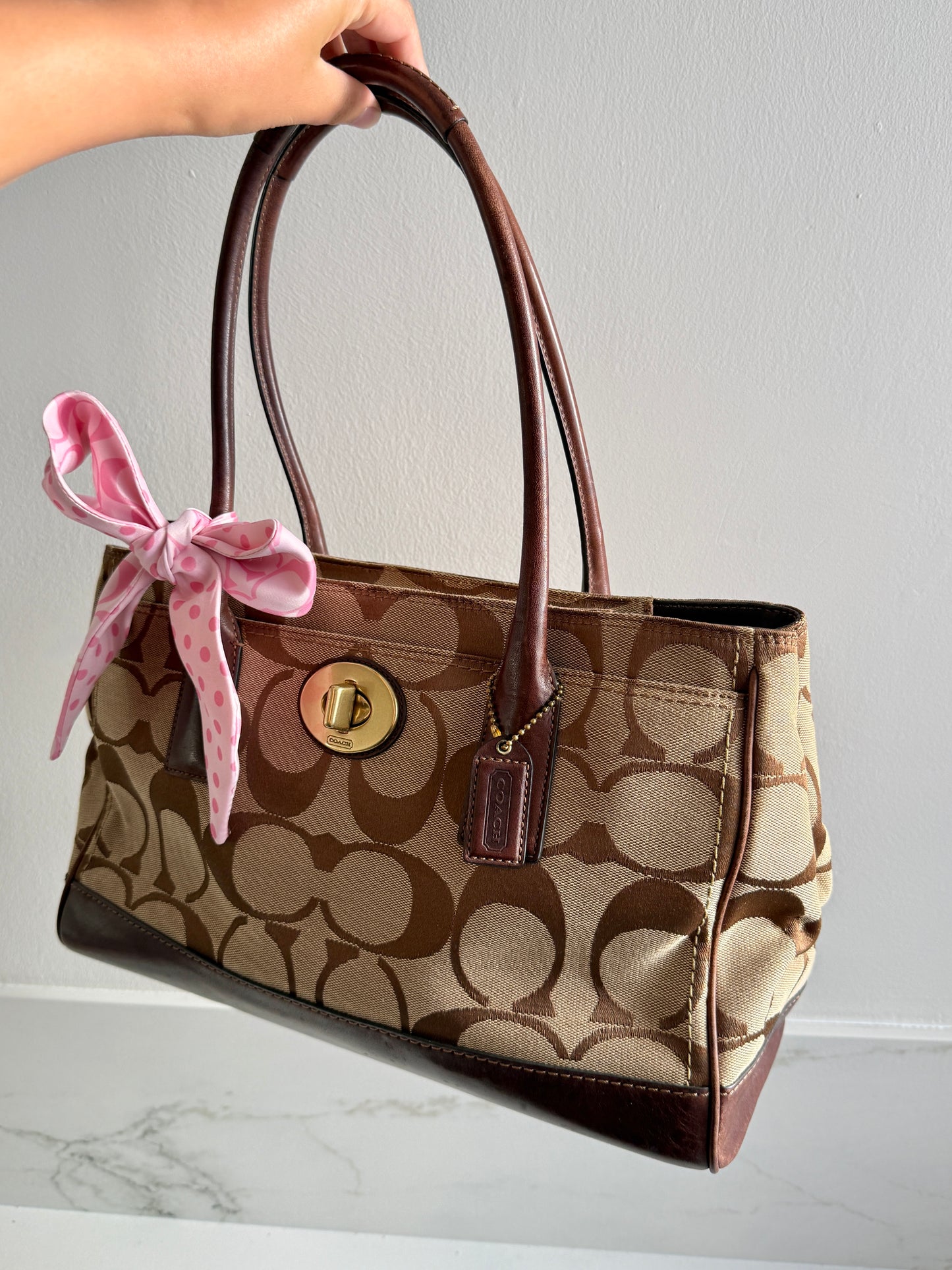 Coach Hampton Madeline Signature Shoulder Bag