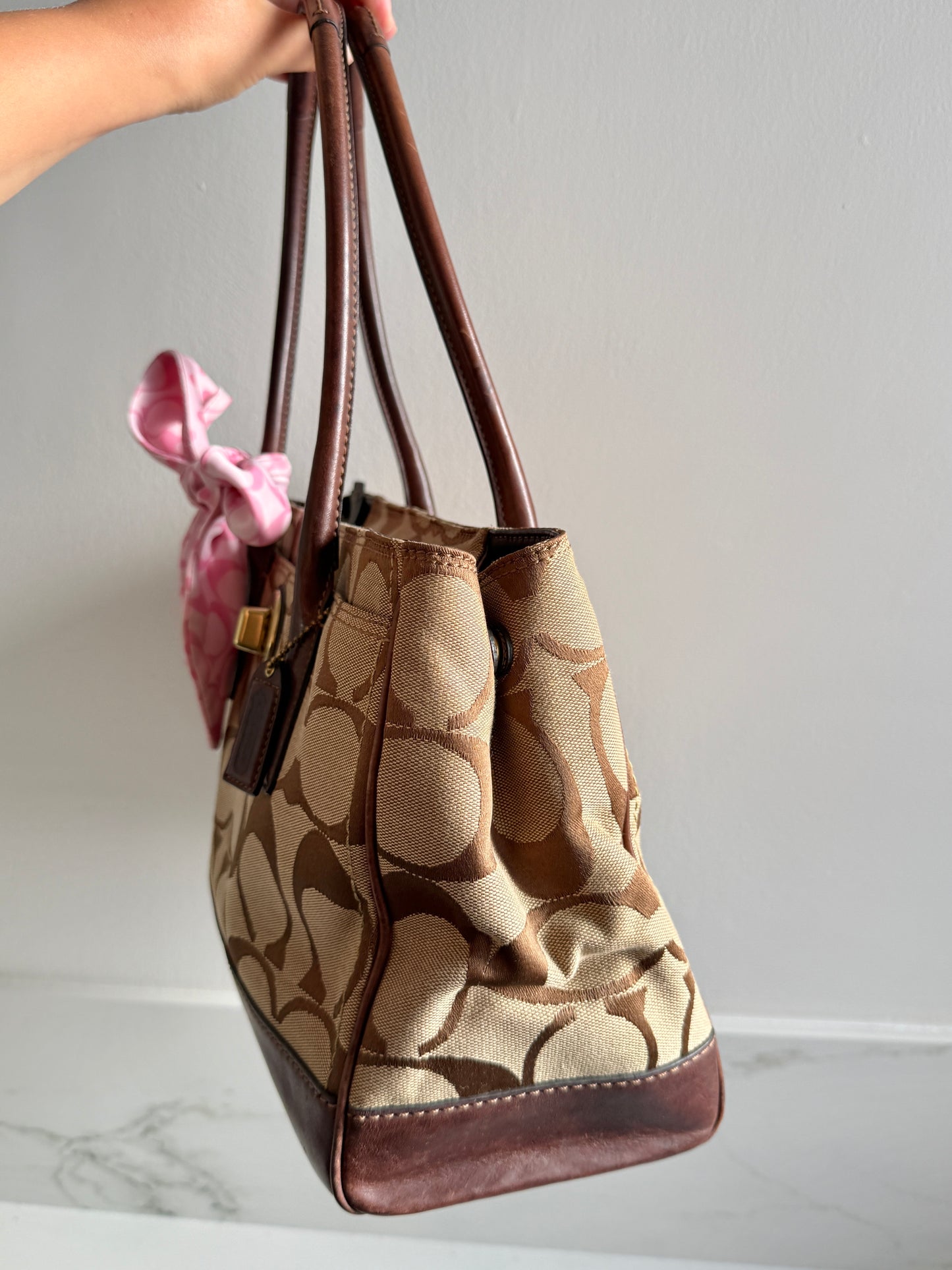 Coach Hampton Madeline Signature Shoulder Bag