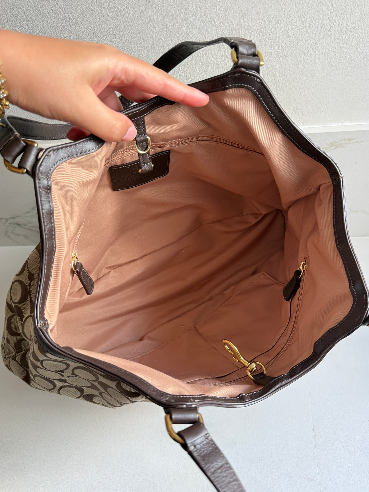 Super Rare Coach Devin Signature Tote Shoulder Bag