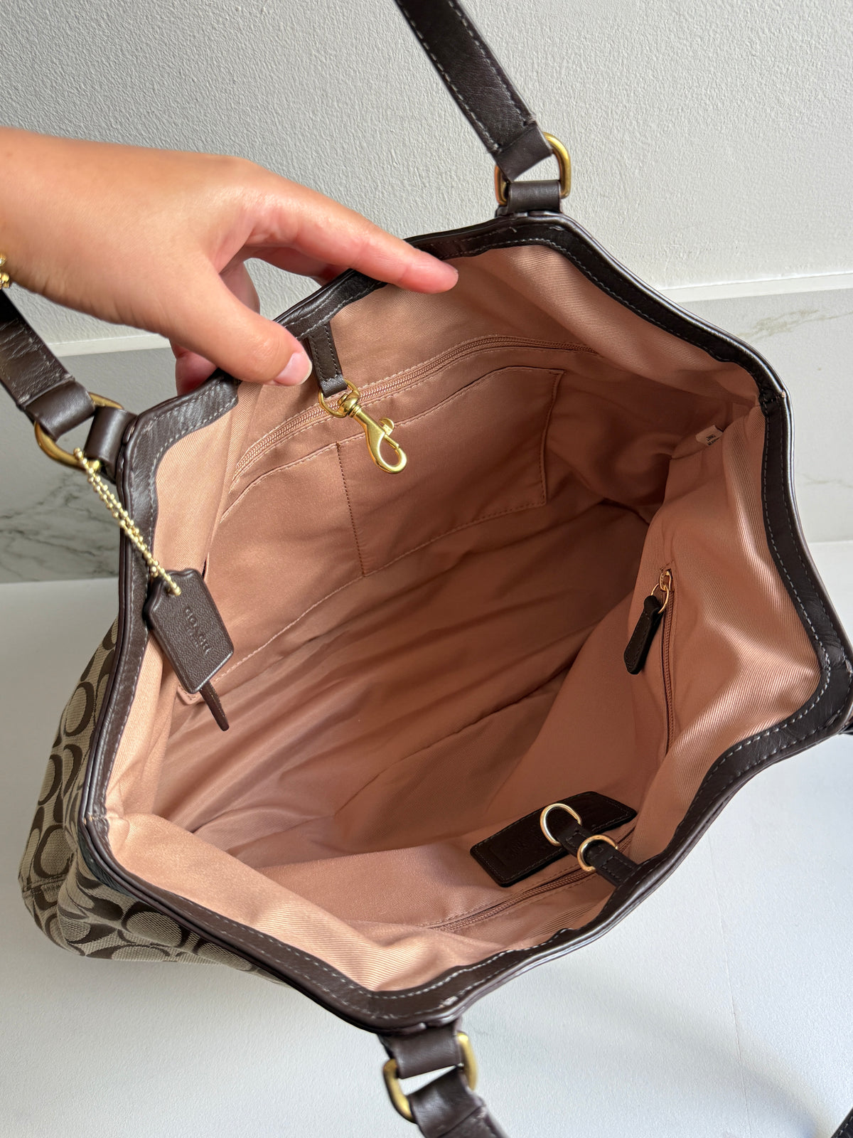 Super Rare Coach Devin Signature Tote Shoulder Bag