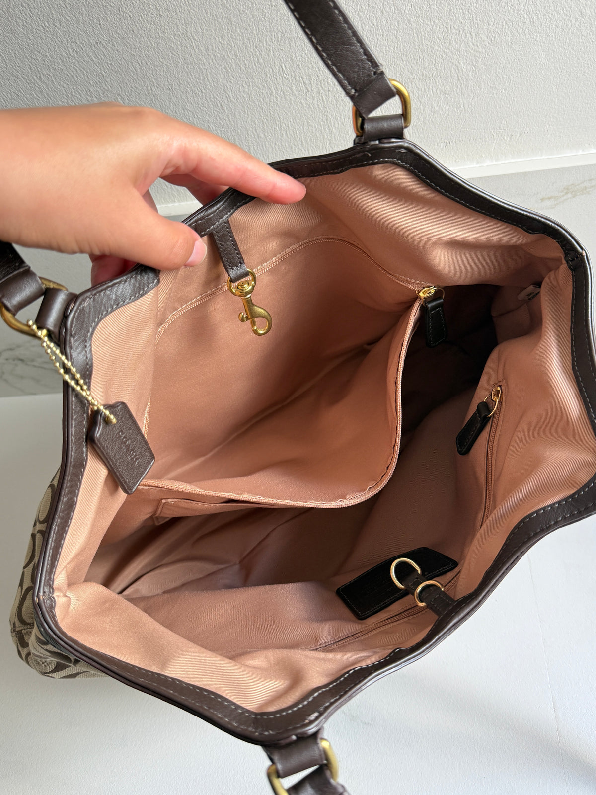 Super Rare Coach Devin Signature Tote Shoulder Bag