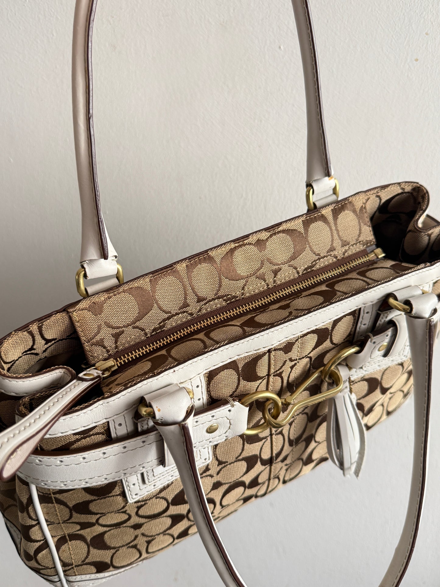 Rare Coach Hampton Signature Shoulder Bag