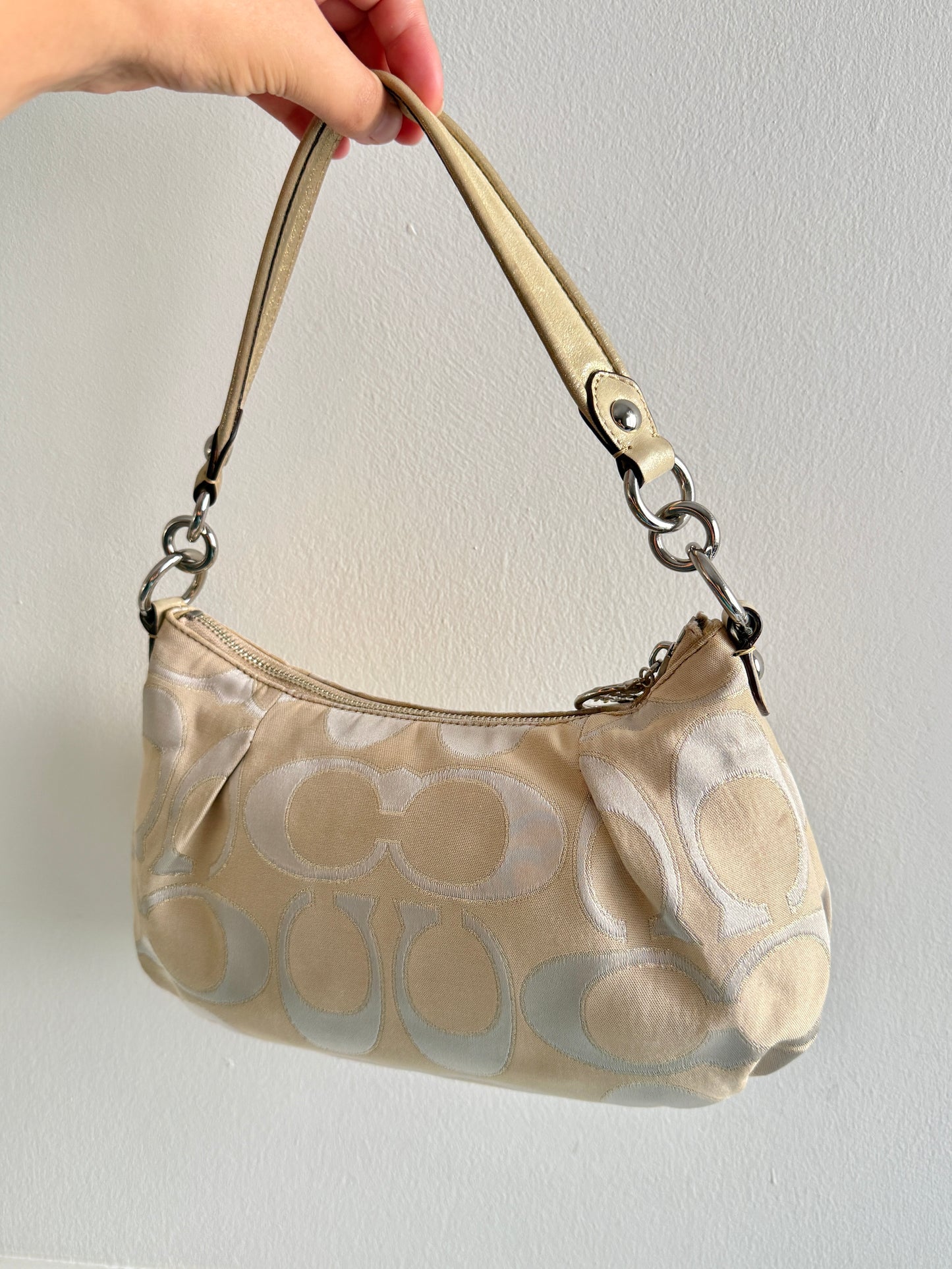Super Rare Coach Poppy Signature Shoulder Bag