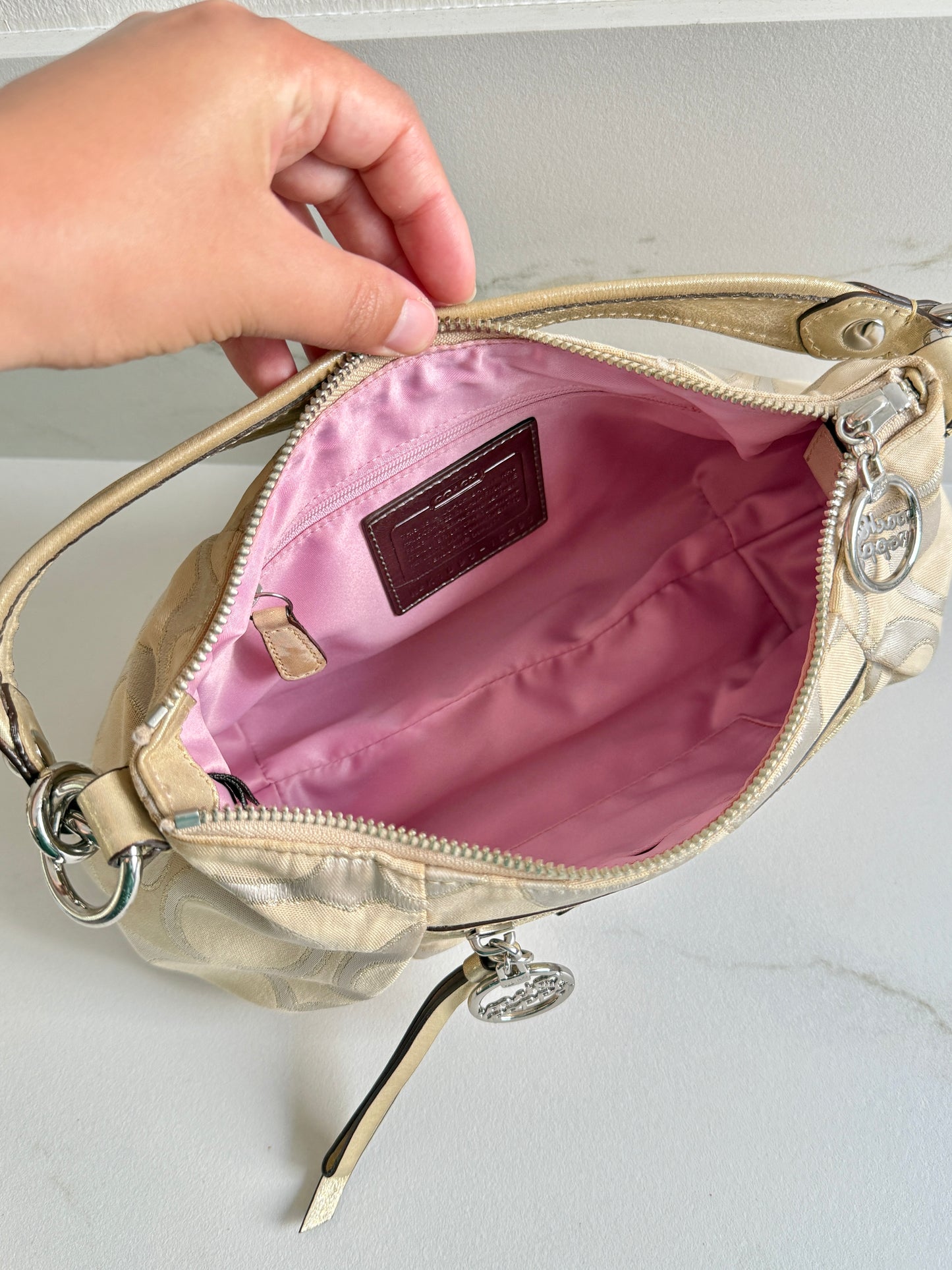 Super Rare Coach Poppy Signature Shoulder Bag