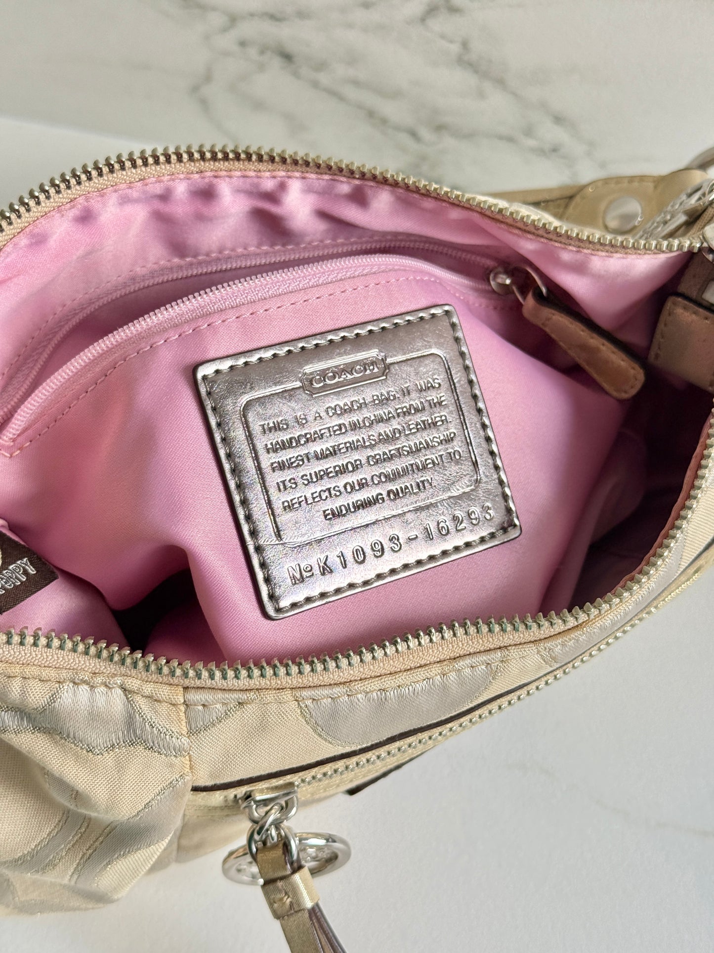 Super Rare Coach Poppy Signature Shoulder Bag