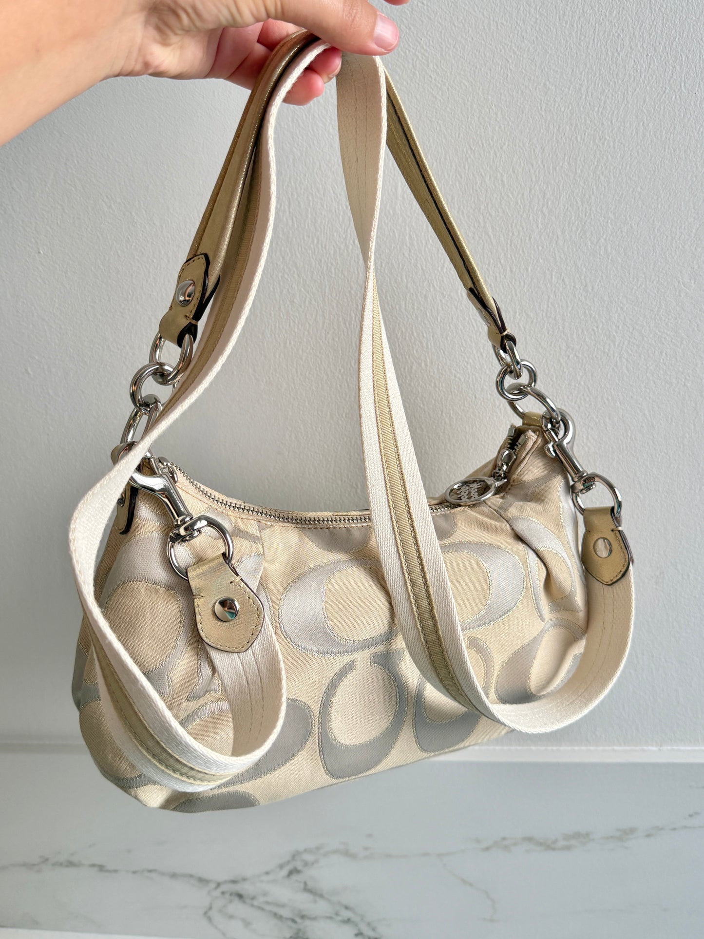 Super Rare Coach Poppy Signature Shoulder Bag