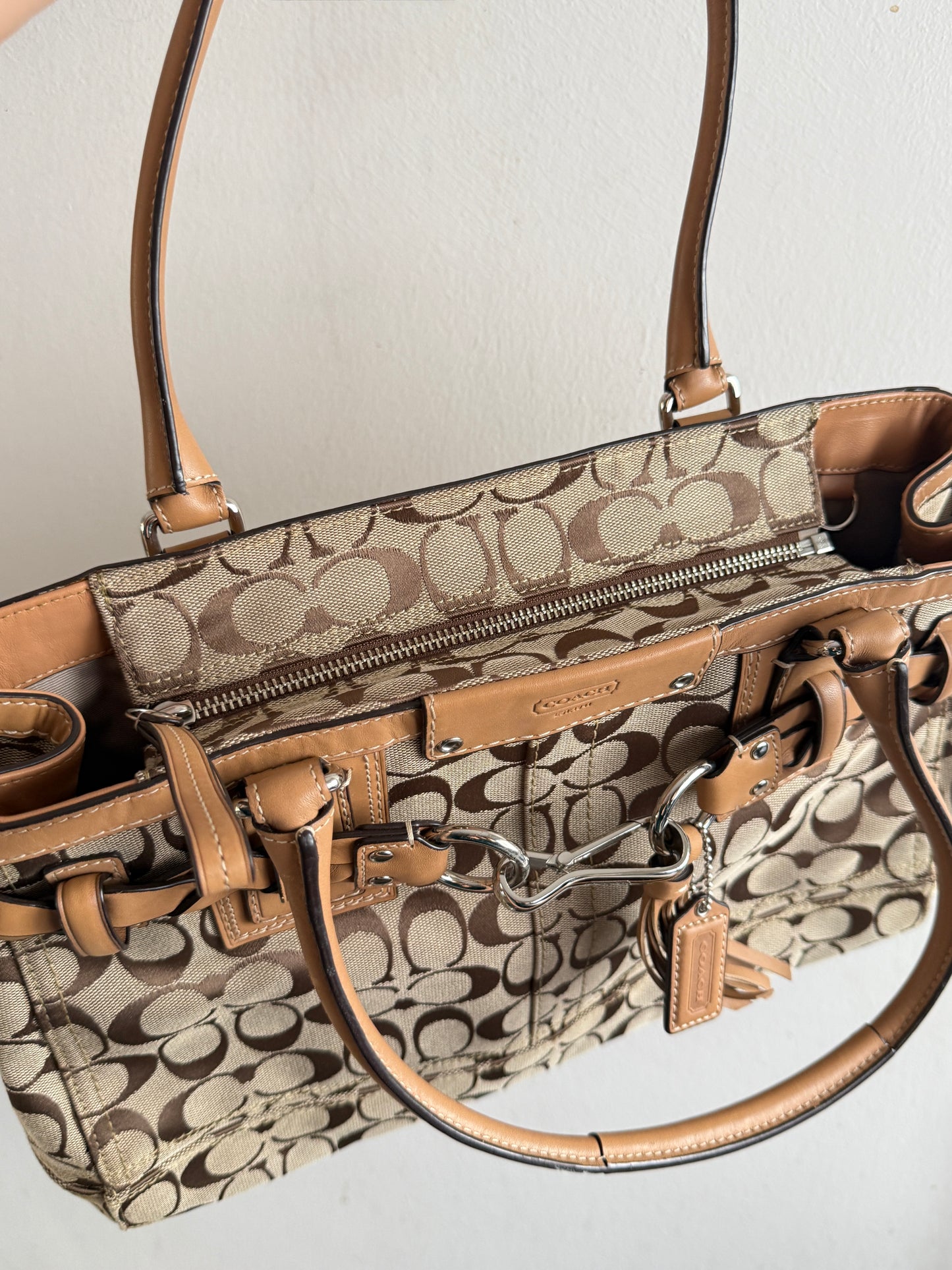 Super Rare Coach Hampton Signature Shoulder Bag