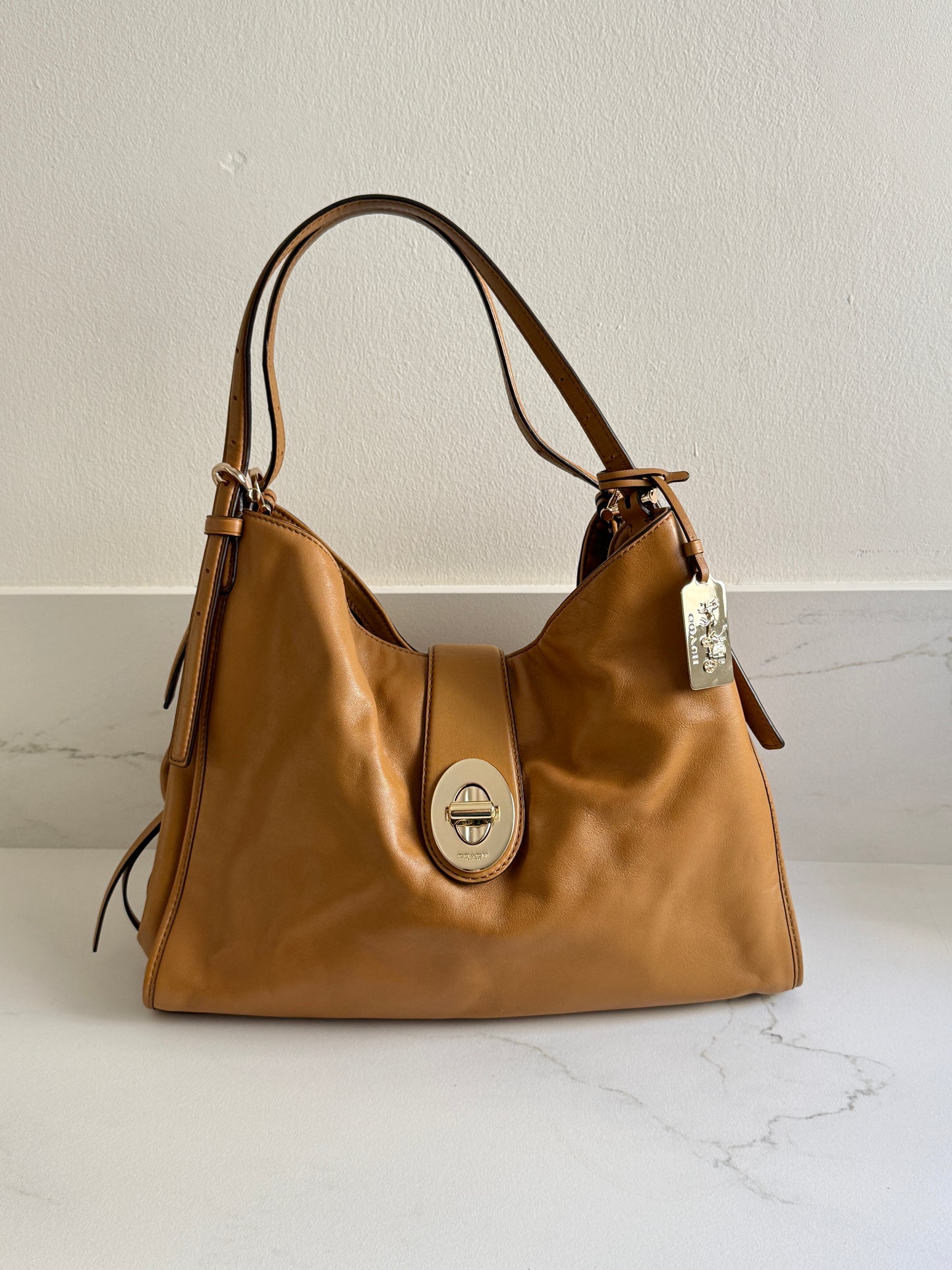 Super Rare Coach Carlyle Leather Shoulder Bag