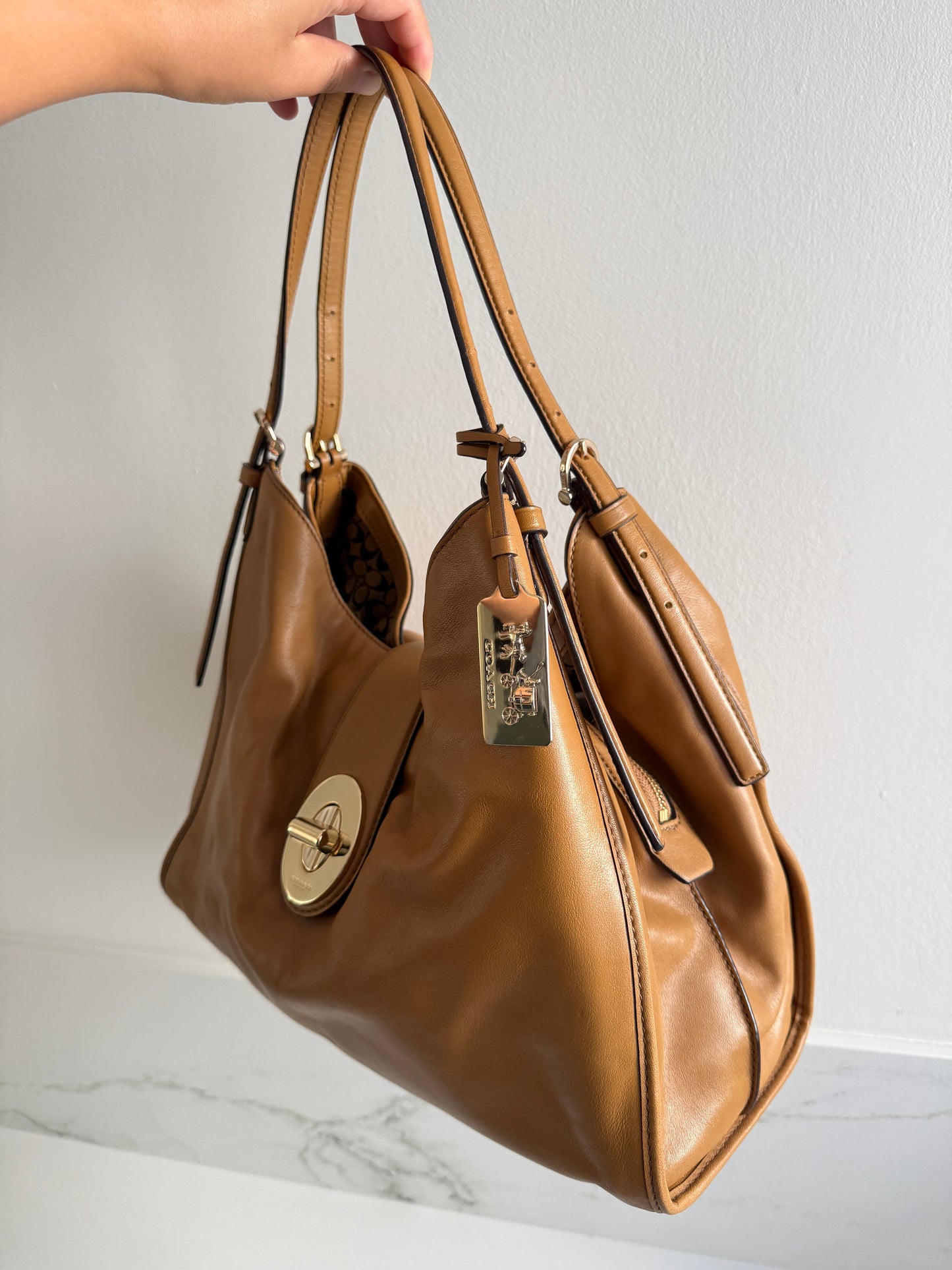 Super Rare Coach Carlyle Leather Shoulder Bag