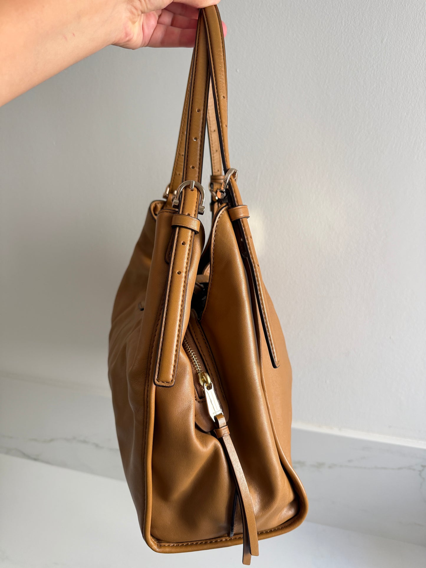 Super Rare Coach Carlyle Leather Shoulder Bag