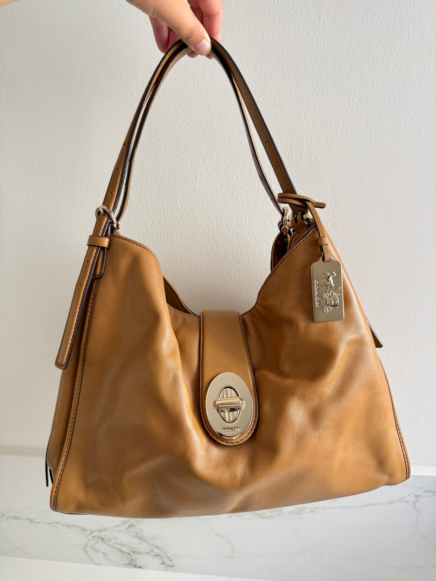 Super Rare Coach Carlyle Leather Shoulder Bag