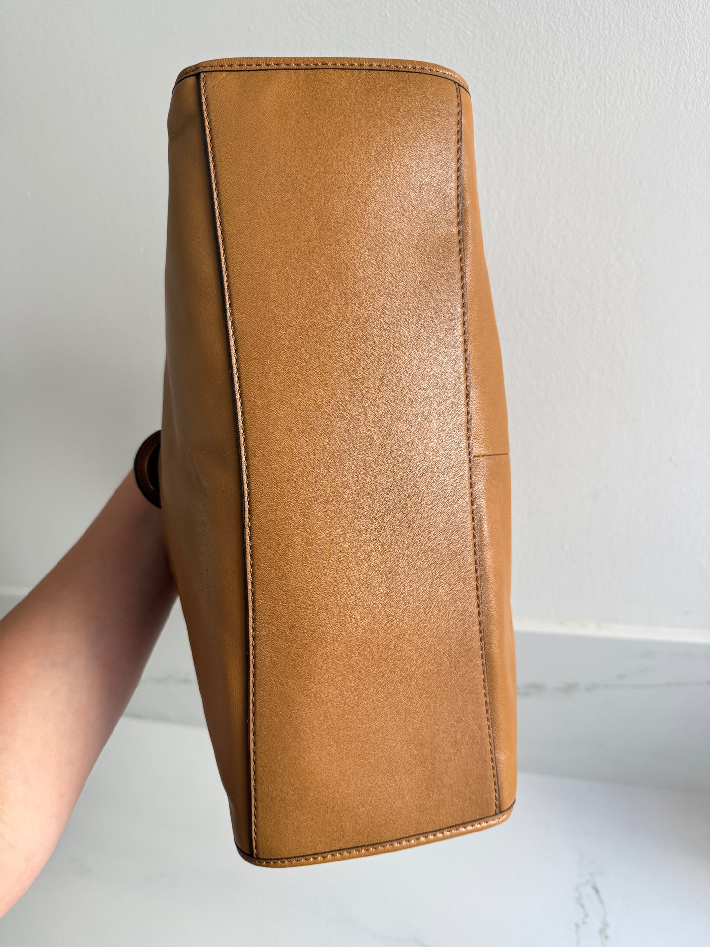 Super Rare Coach Carlyle Leather Shoulder Bag