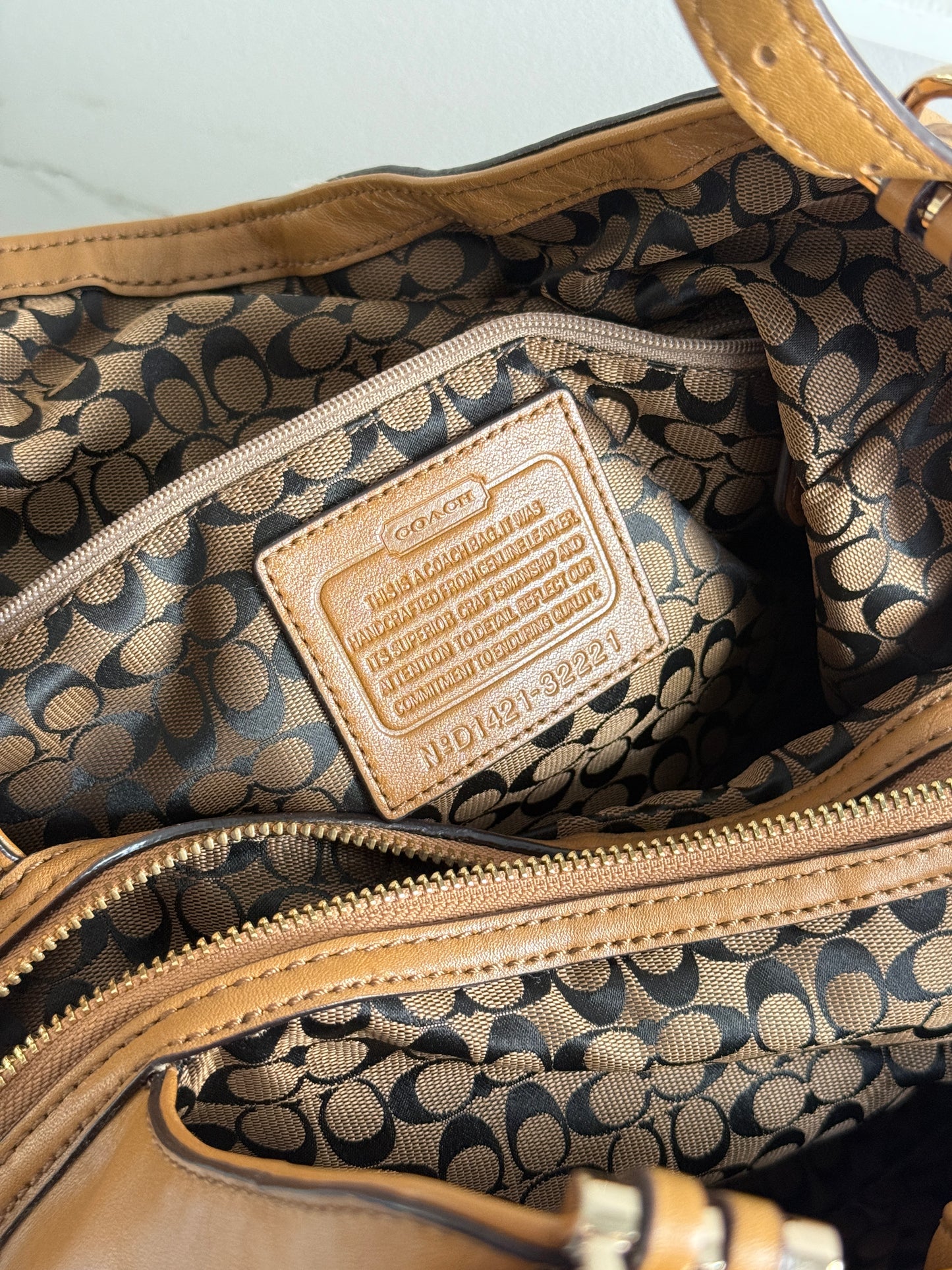 Super Rare Coach Carlyle Leather Shoulder Bag