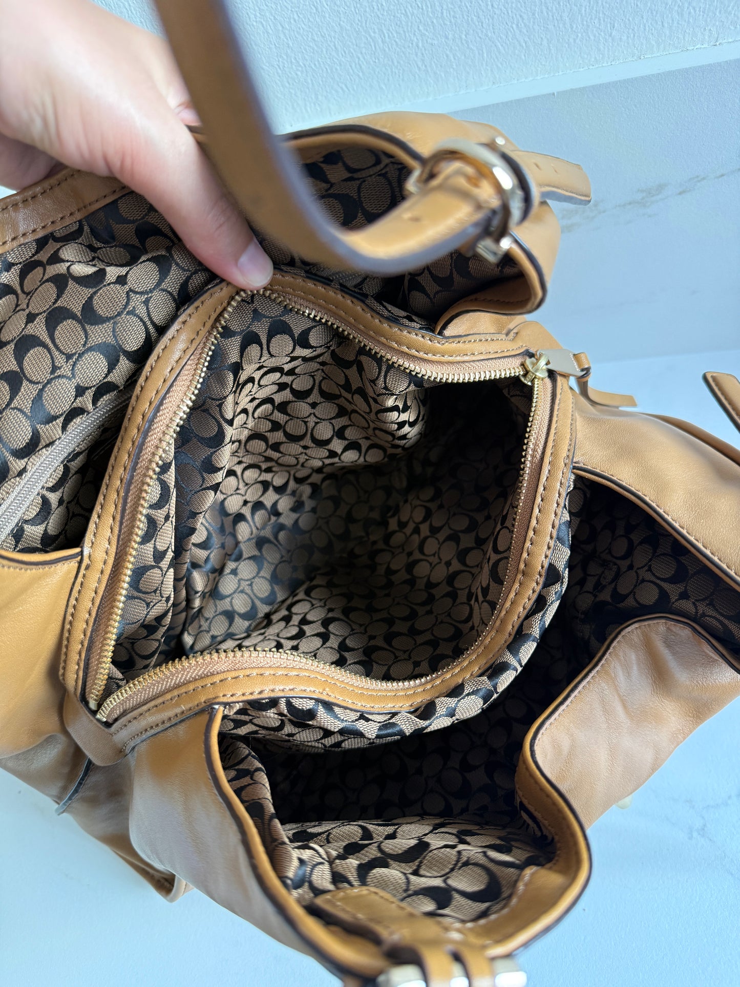 Super Rare Coach Carlyle Leather Shoulder Bag